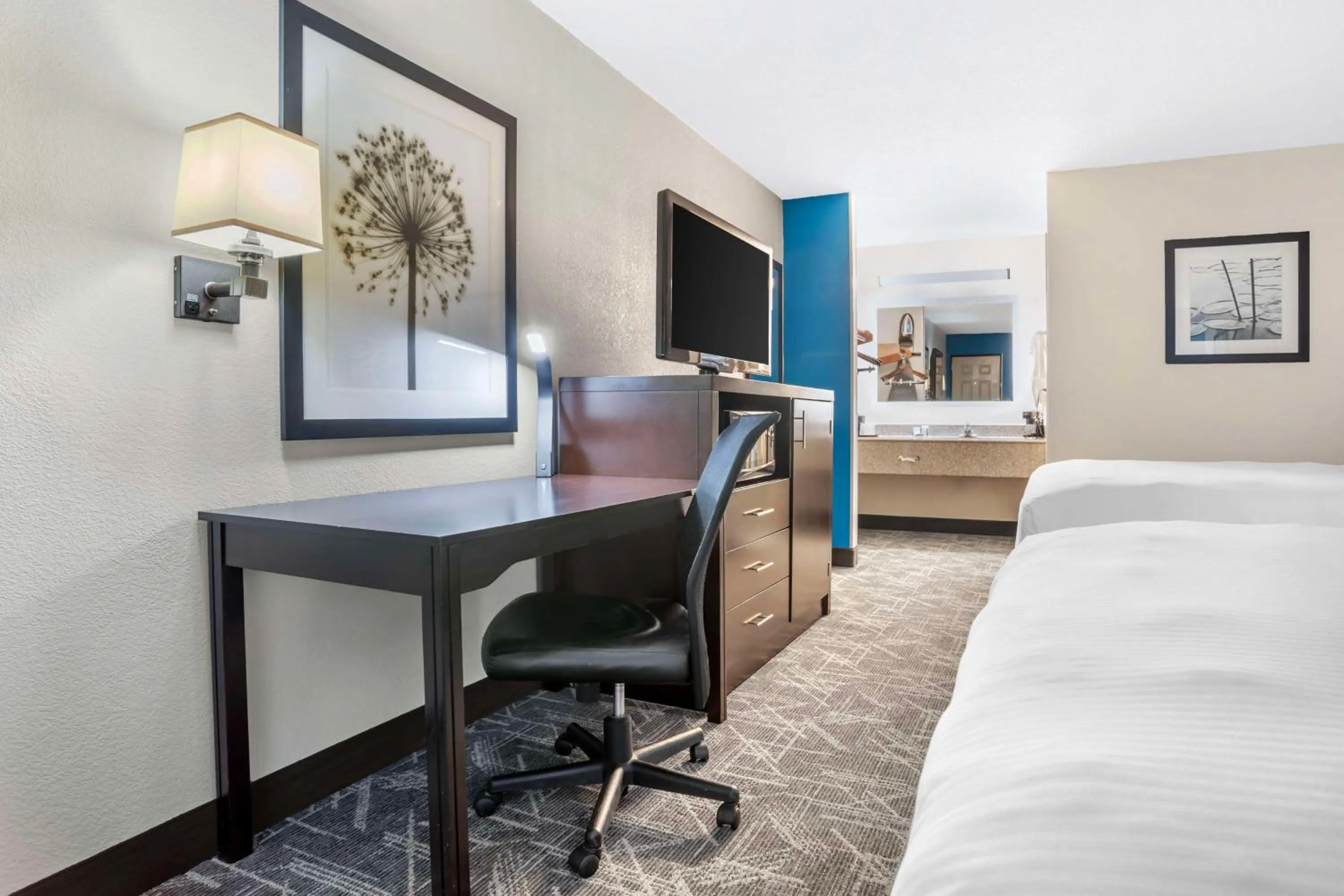 Bedroom, Bed in Best Western Andalusia Inn