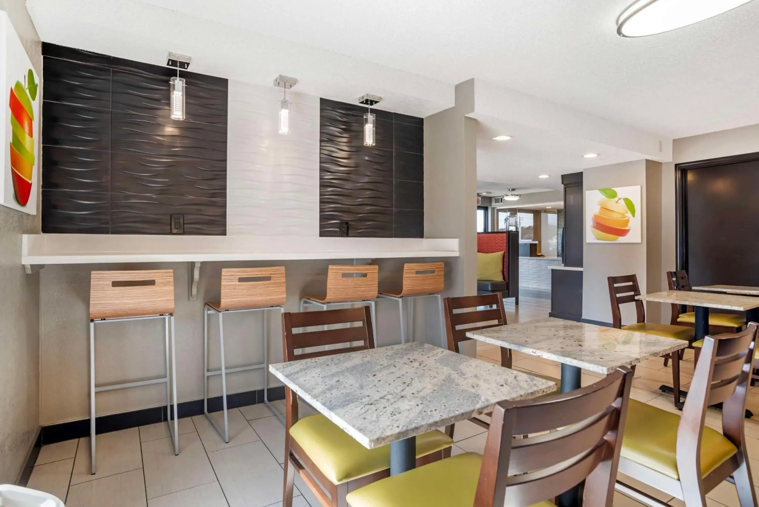 Breakfast in Best Western Andalusia Inn Breakfast in Best Western Andalusia Inn