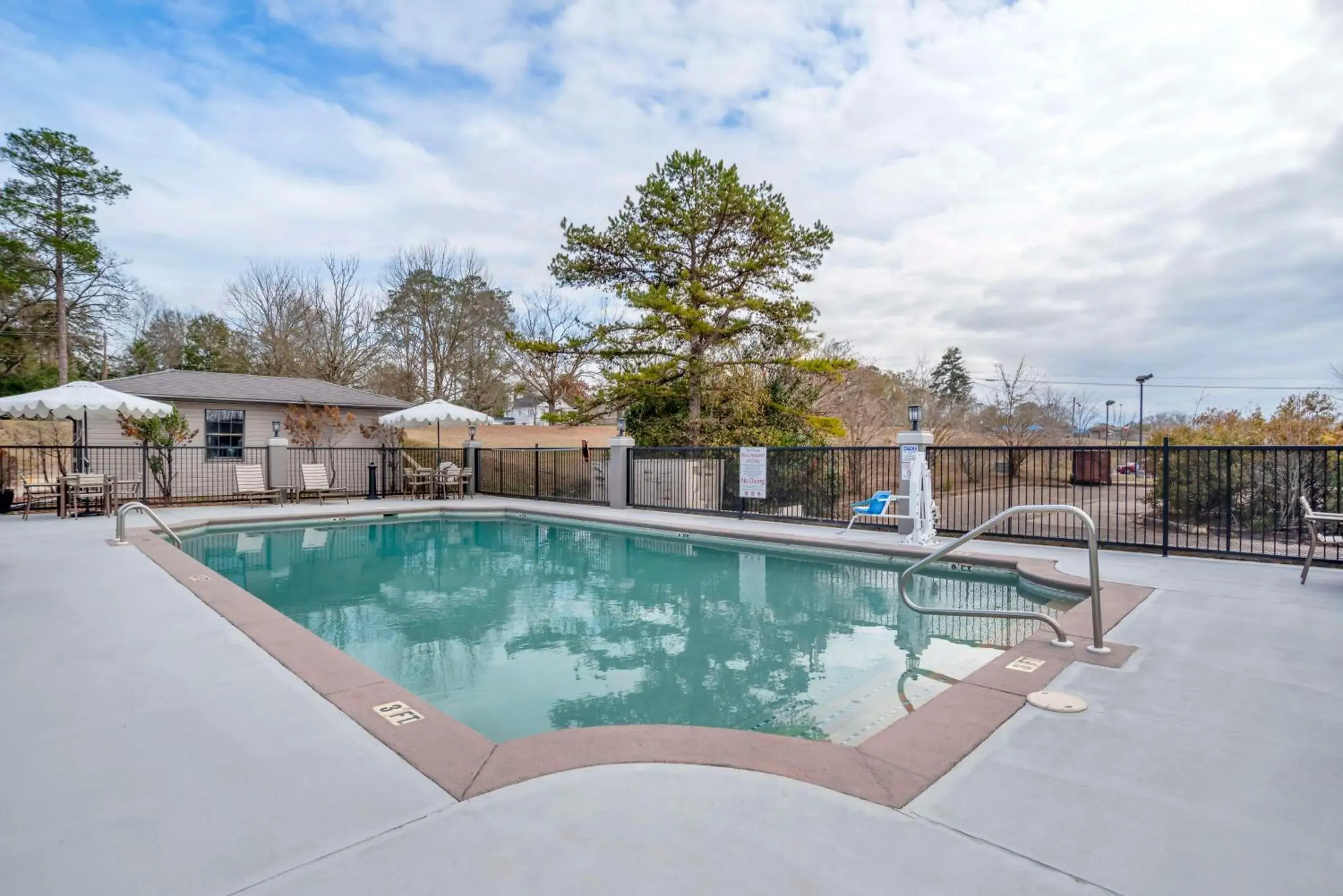Pool view in Best Western Andalusia Inn Pool view in Best Western Andalusia Inn