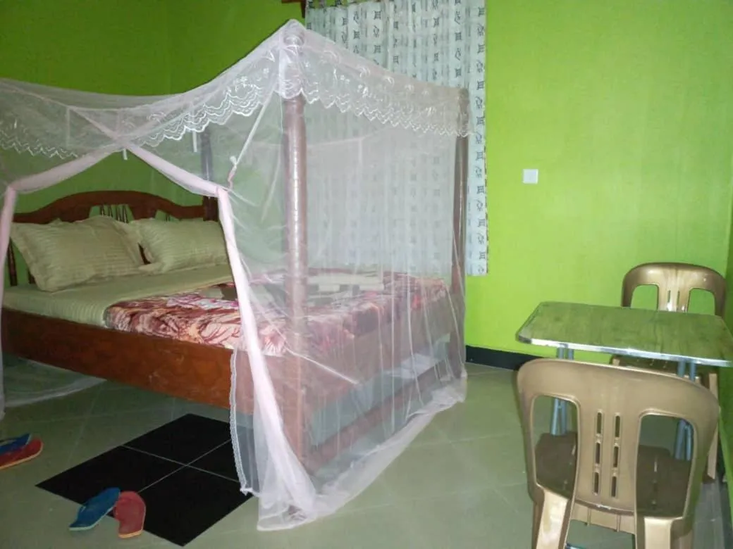 Bedroom, Bed in Sipi Traveller's Lodge