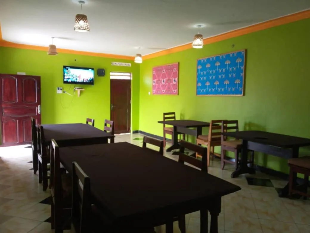 Lounge or bar in Sipi Traveller's Lodge