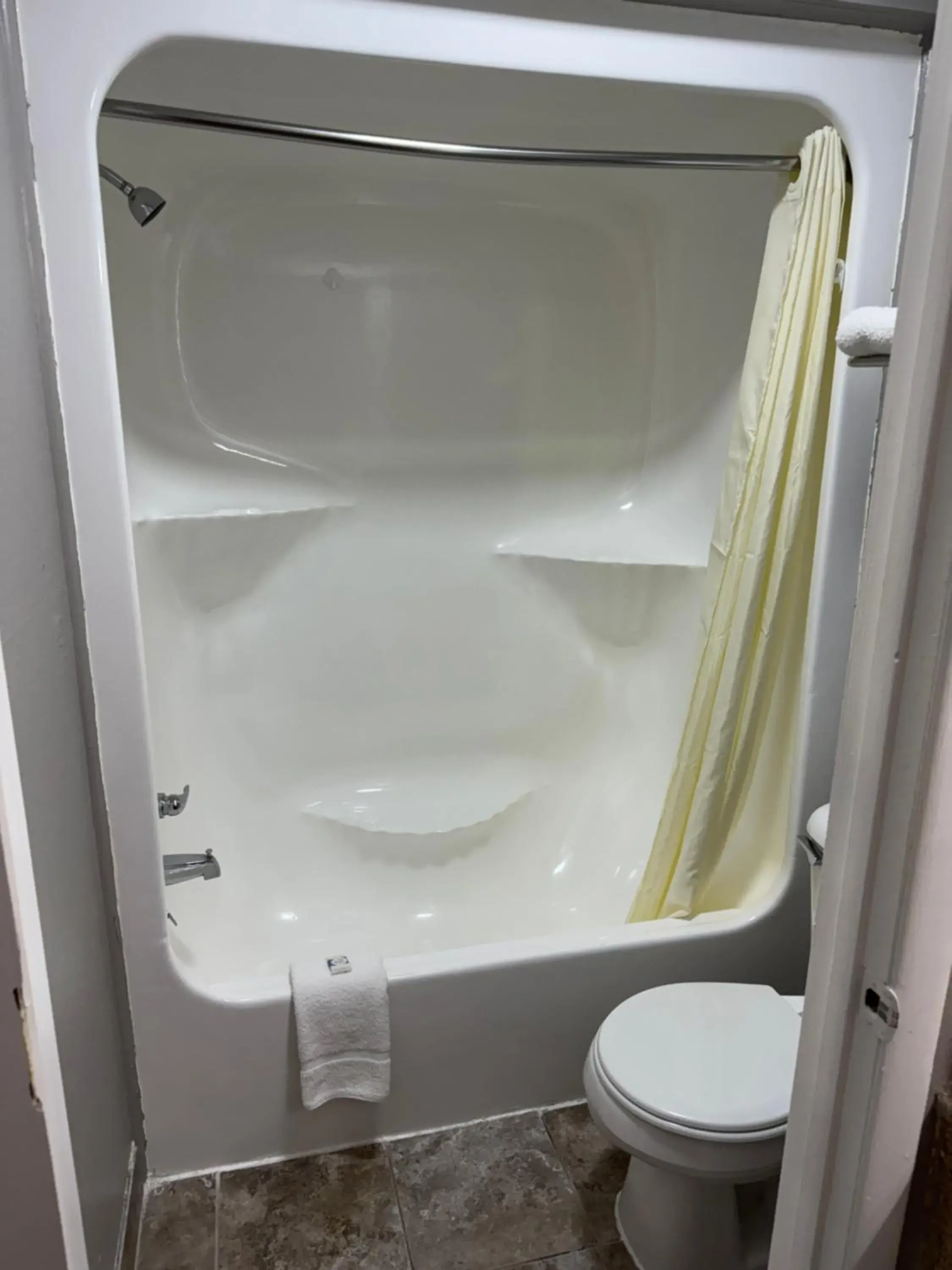 Standard King Room - Non-Smoking in Kansas Inn Standard King Room - Non-Smoking in Kansas Inn