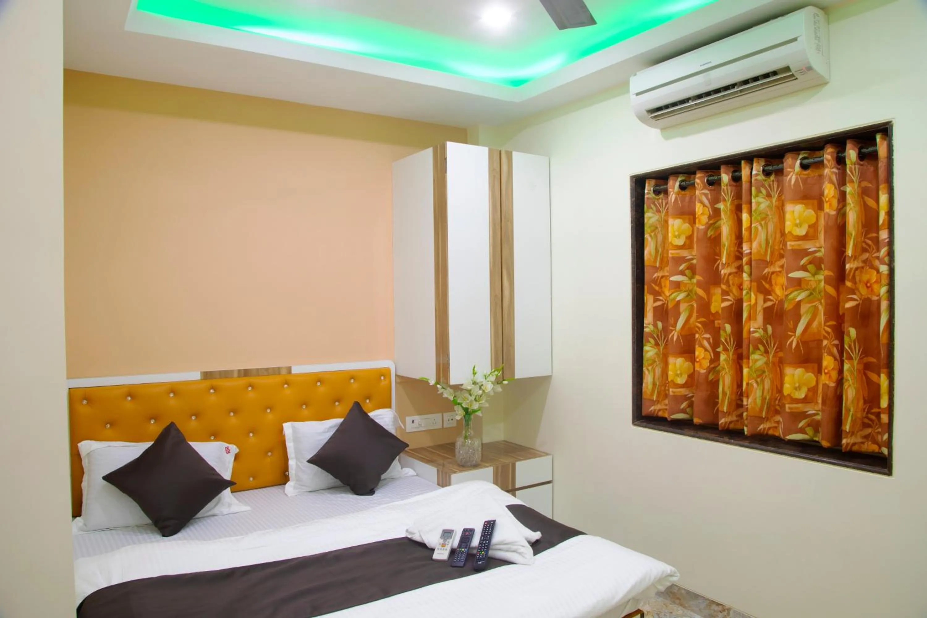 Photo of the whole room, Bed in AL Shifa Residency