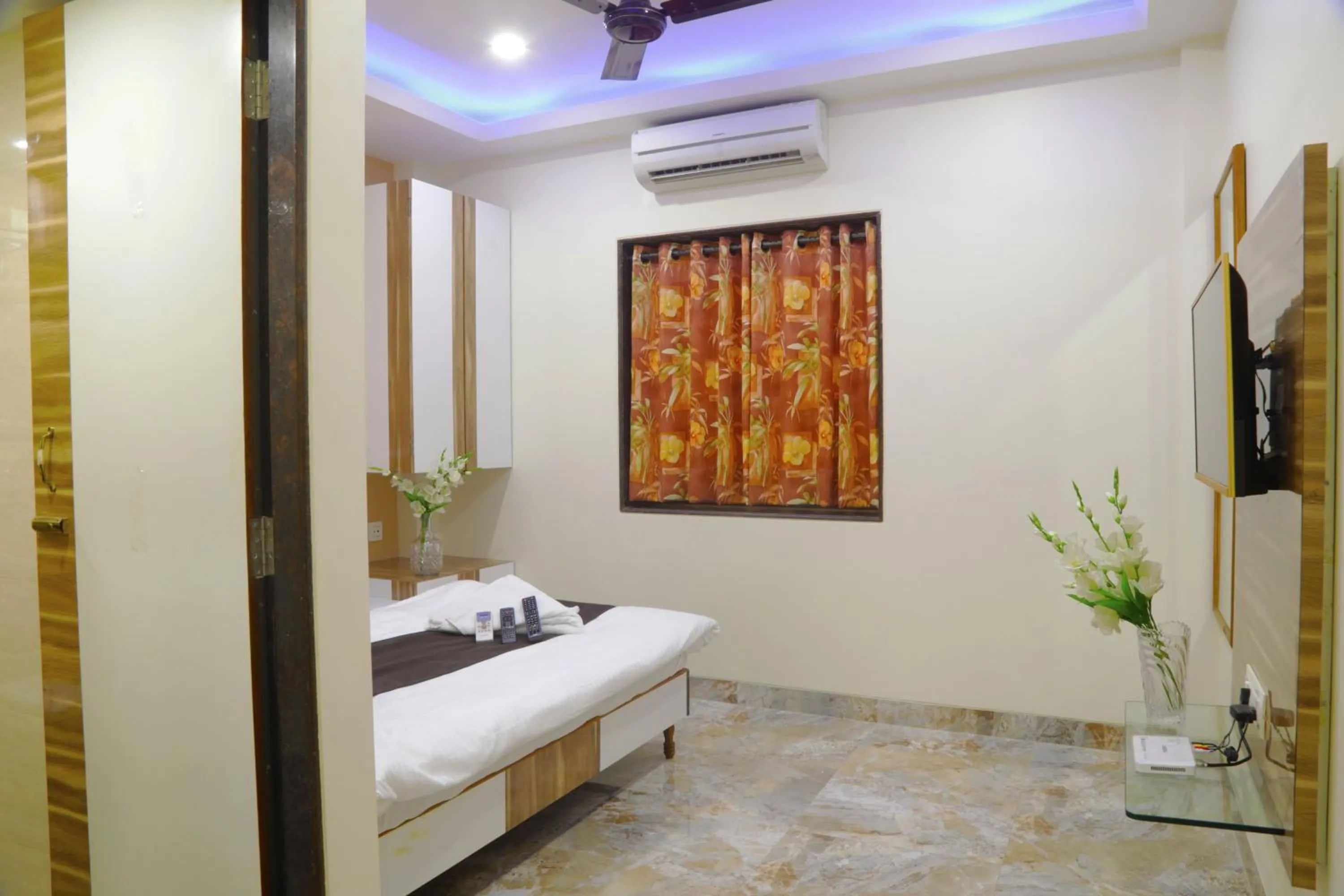 Photo of the whole room, Bed in AL Shifa Residency