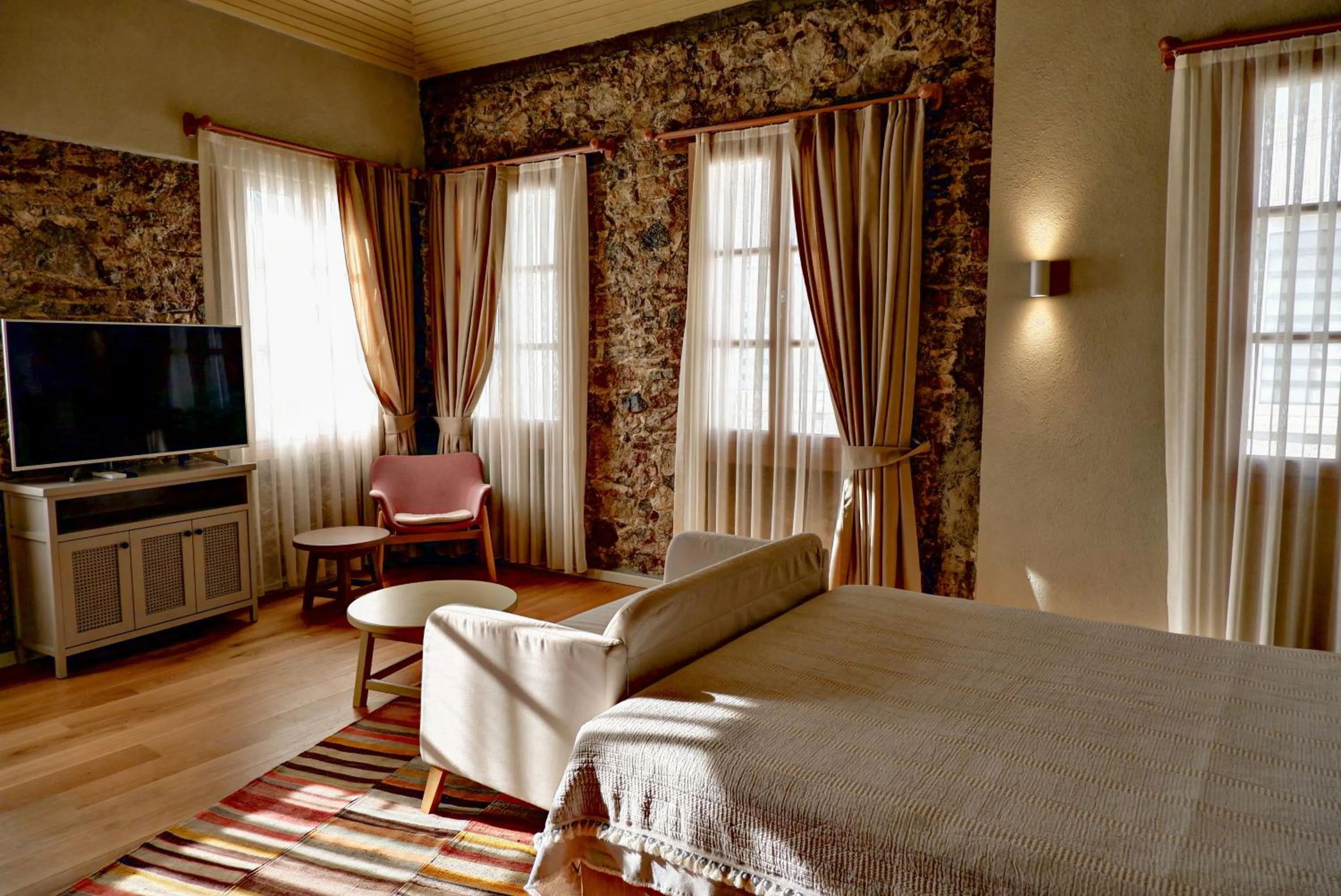 Photo of the whole room, Bed in Bono Hotel Old Town