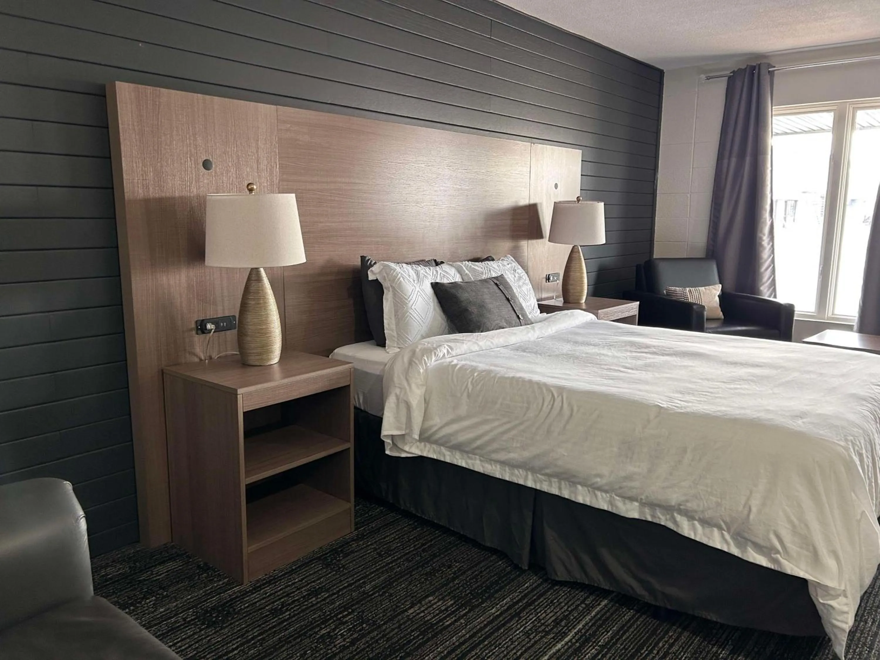 Bedroom, Bed in SureStay by Best Western Kapuskasing
