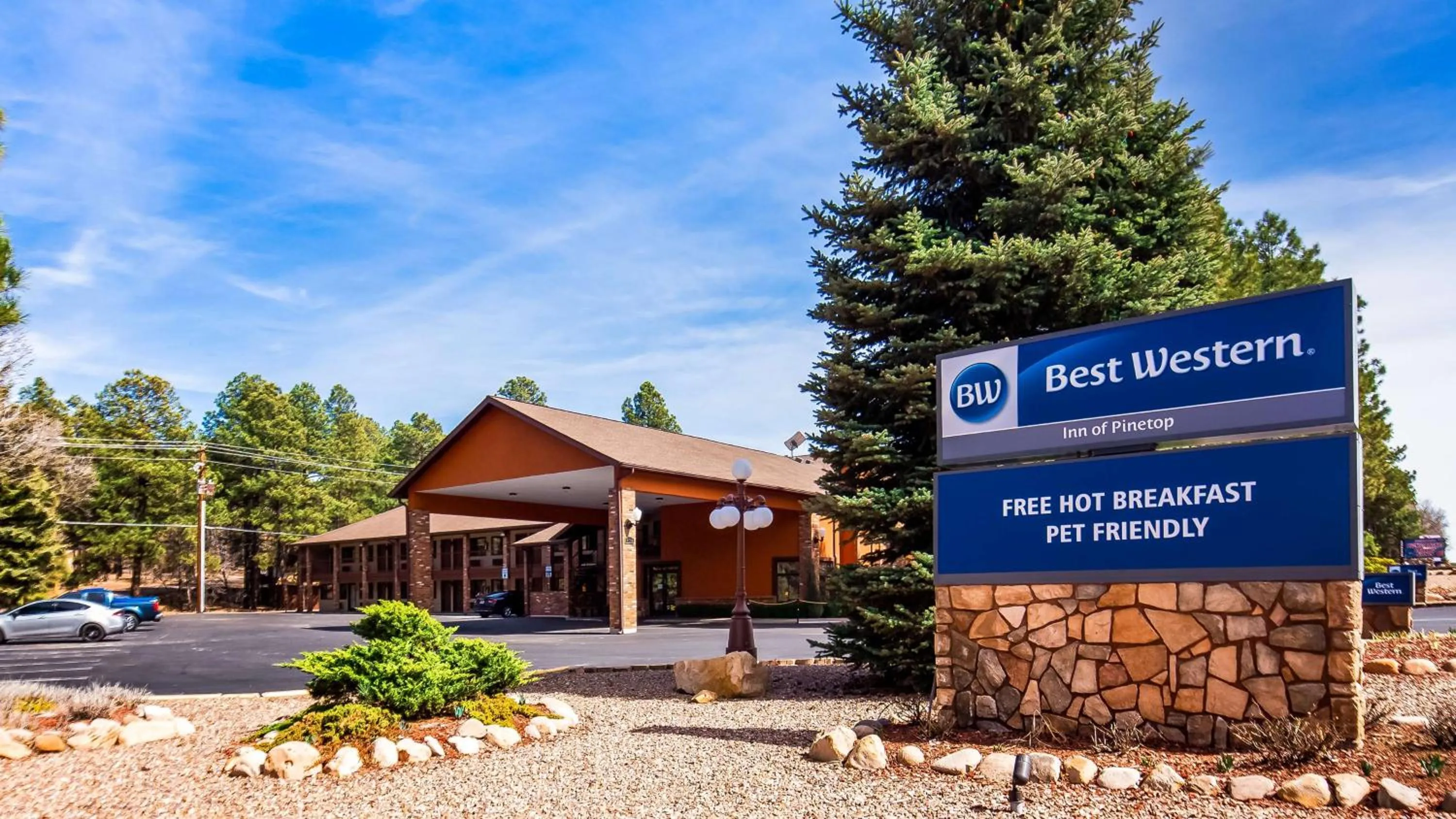 Property building in Best Western Inn Of Pinetop