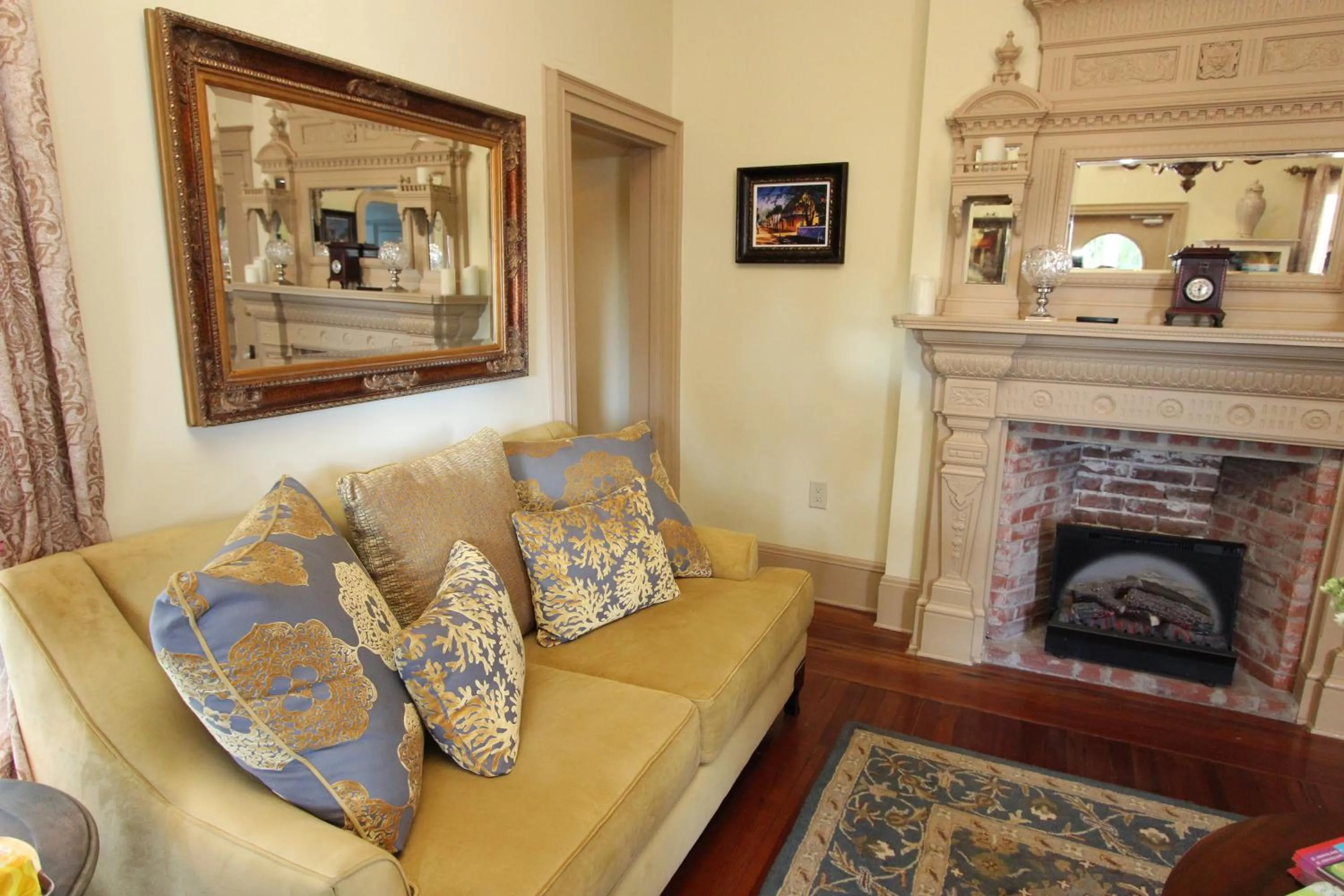 Property building in Bayfront Westcott House Bed & Breakfast