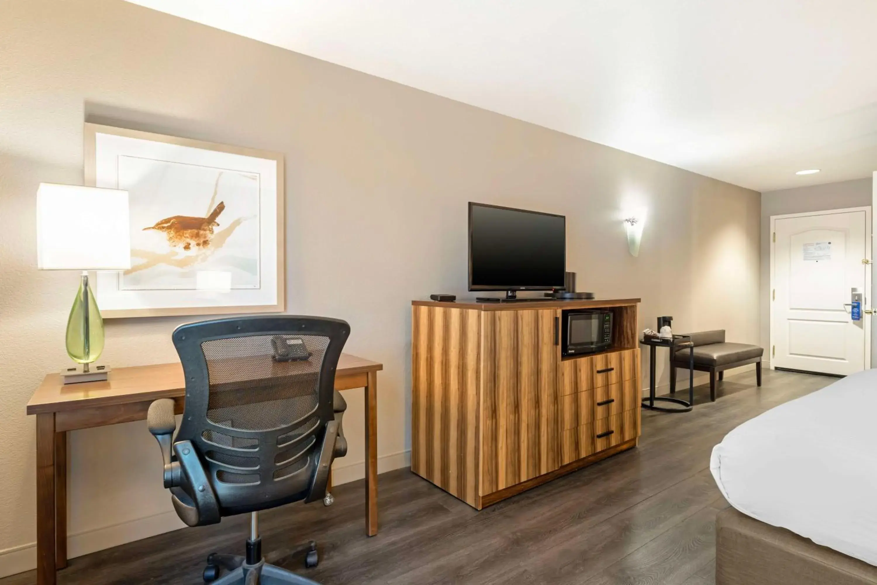 Bedroom, Bed in Best Western Cedar Inn & Suites Bedroom, Bed in Best Western Cedar Inn & Suites