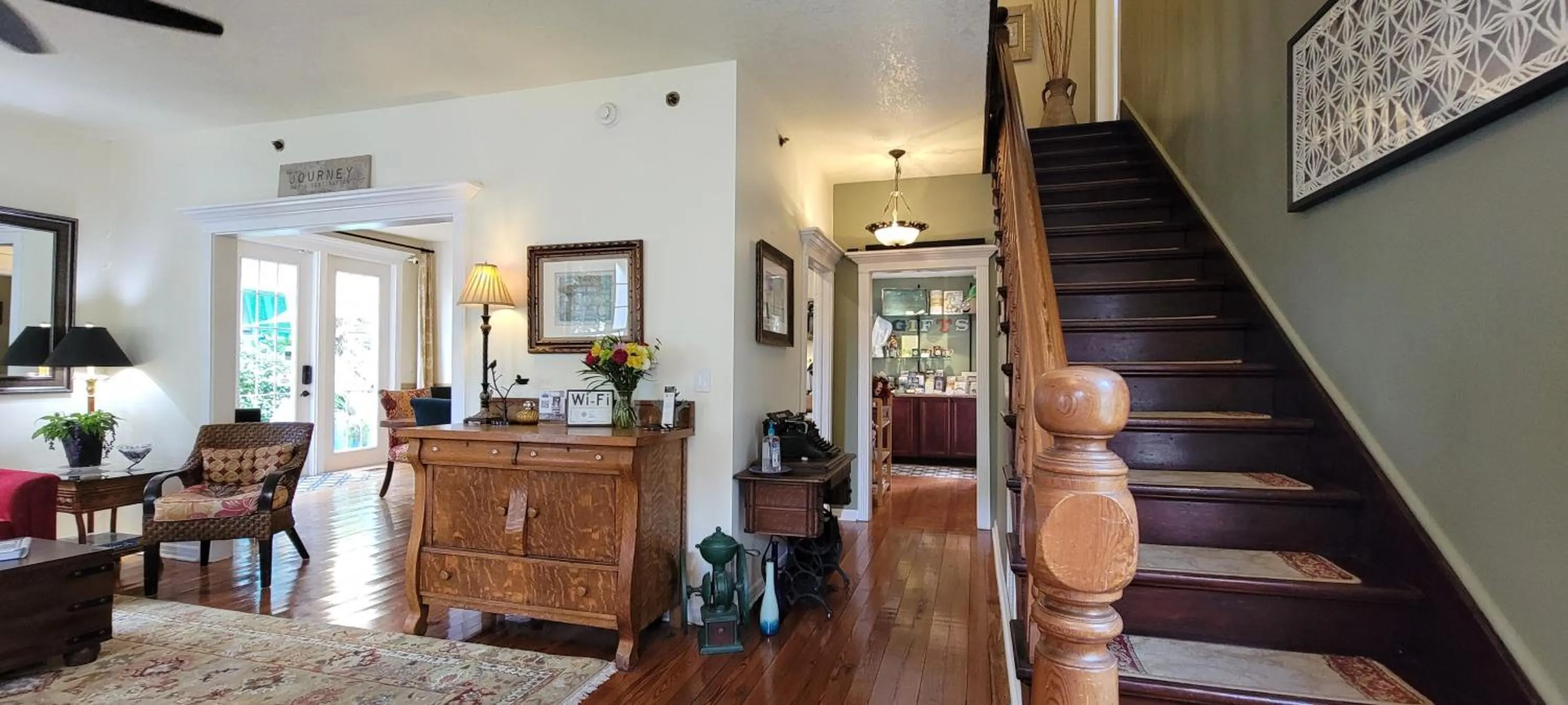 Lounge or bar in At Journey's End