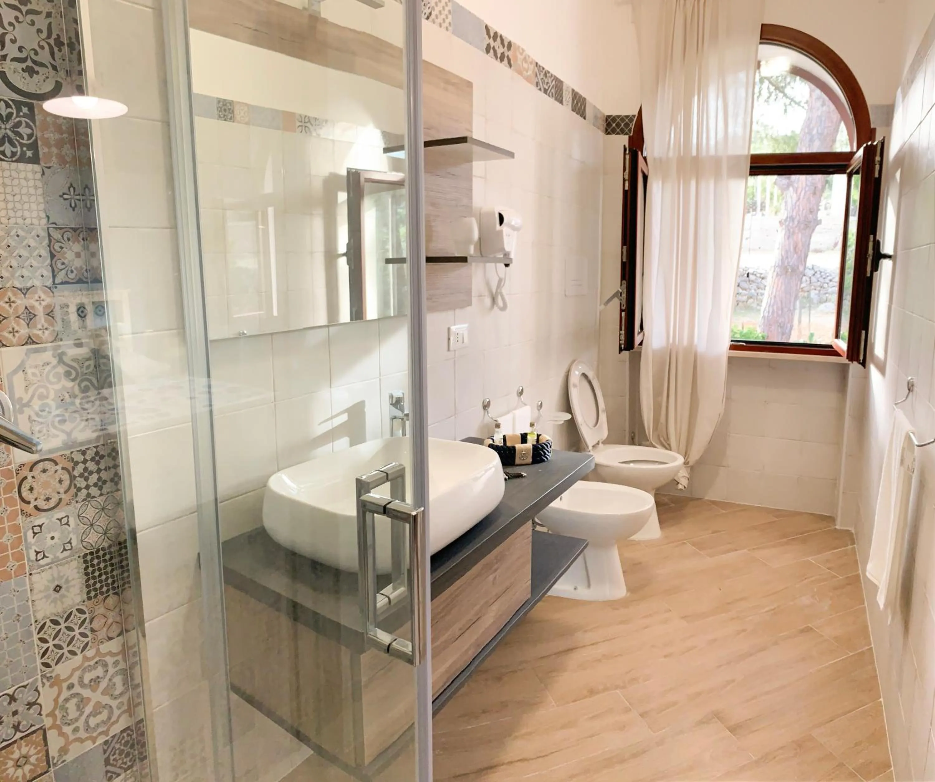 Bathroom in Gli archi sul mare