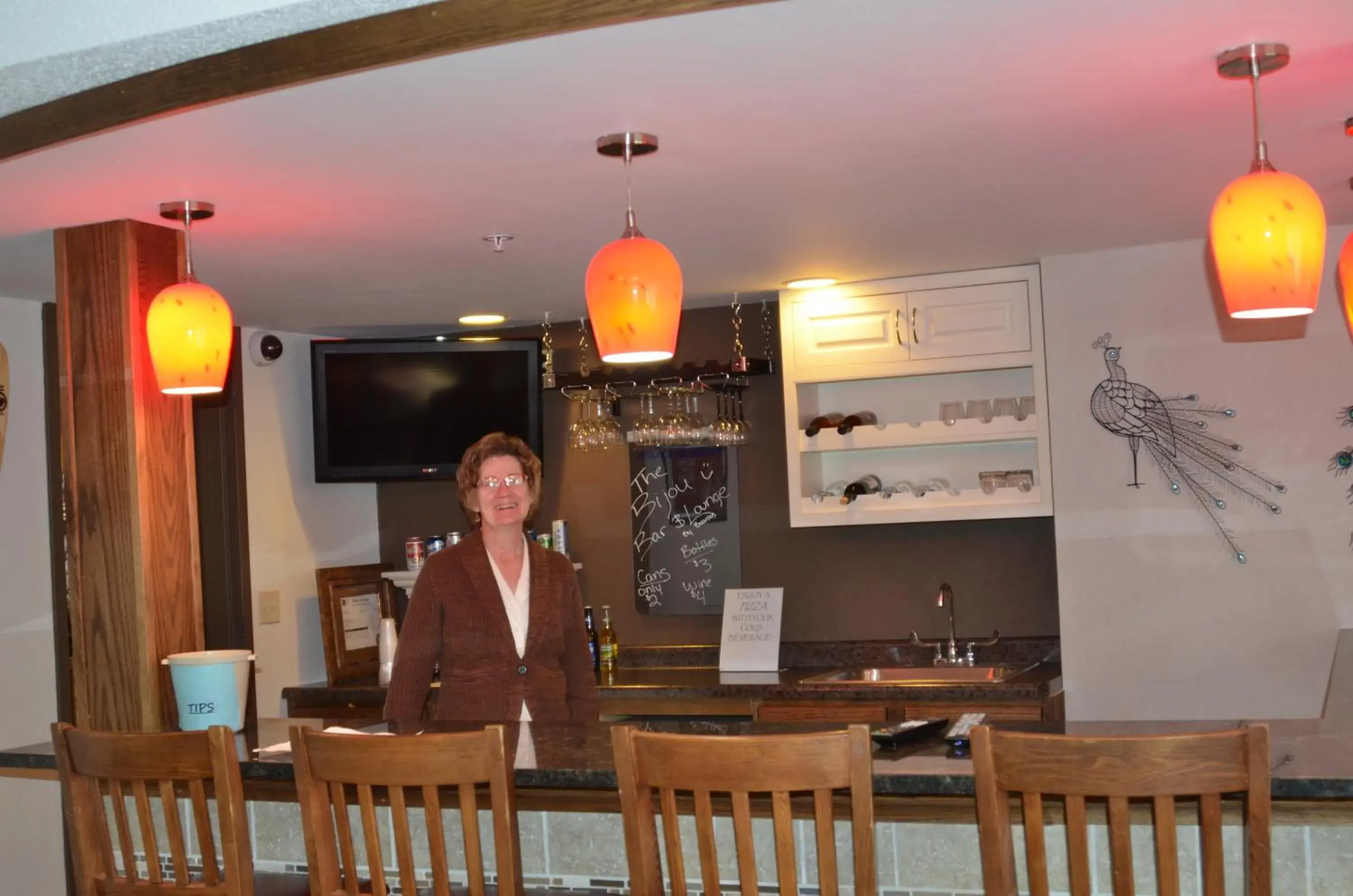 Lounge or bar in Boarders Inn and Suites by Cobblestone Hotels - Fayette Lounge or bar in Boarders Inn and Suites by Cobblestone Hotels - Fayette