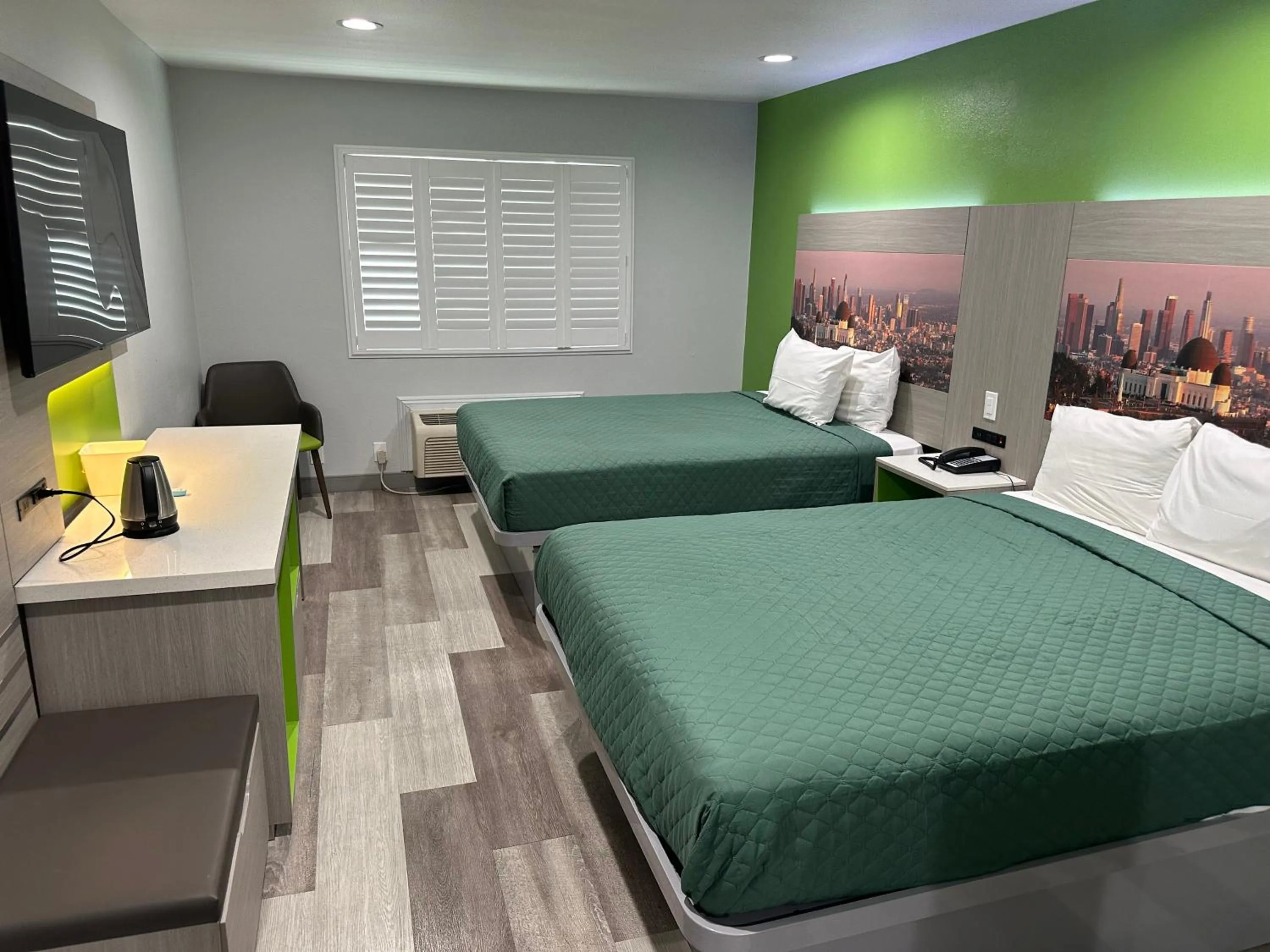 Bed in Garden Inn San Gabriel