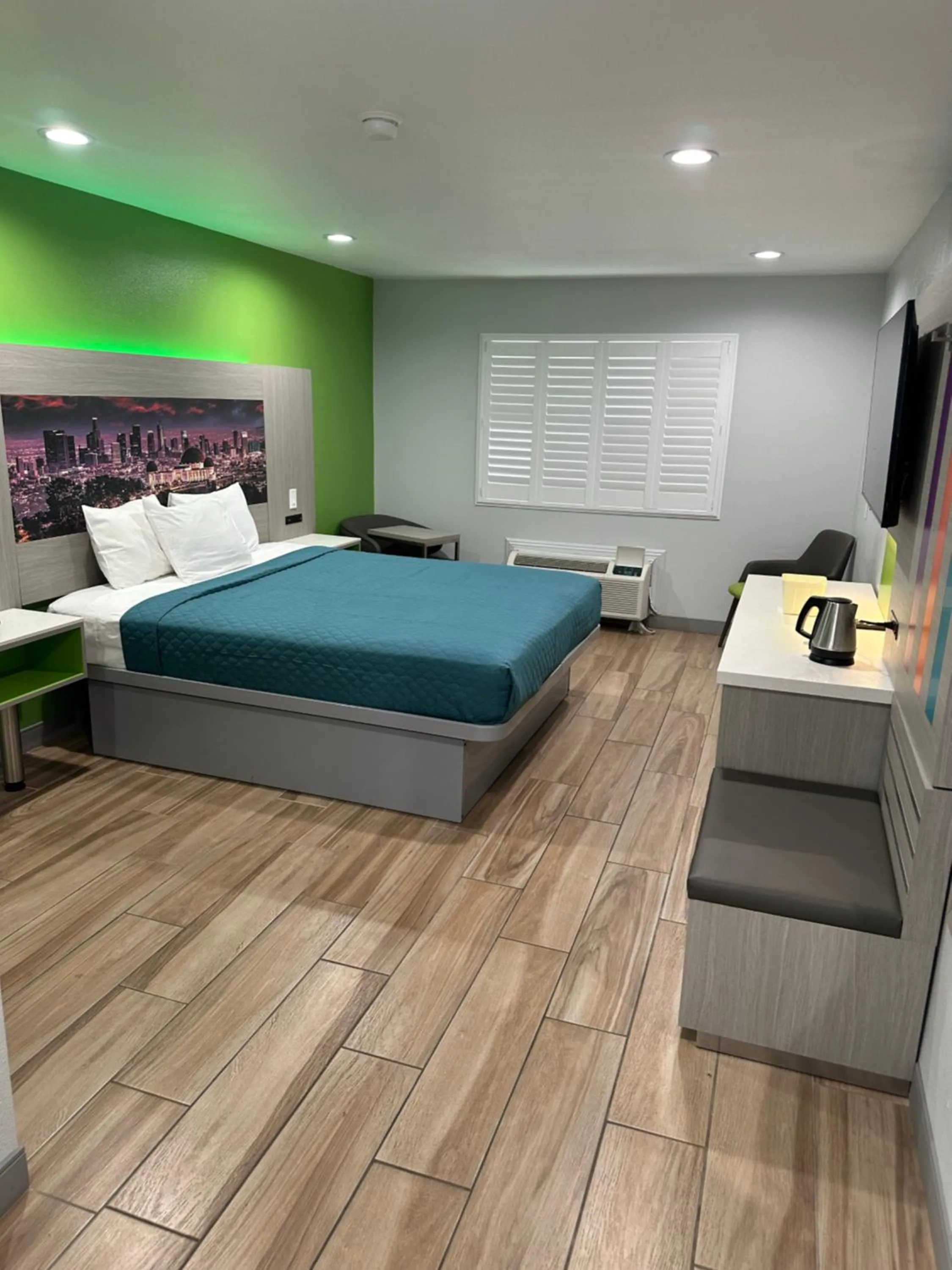 Bed in Garden Inn San Gabriel