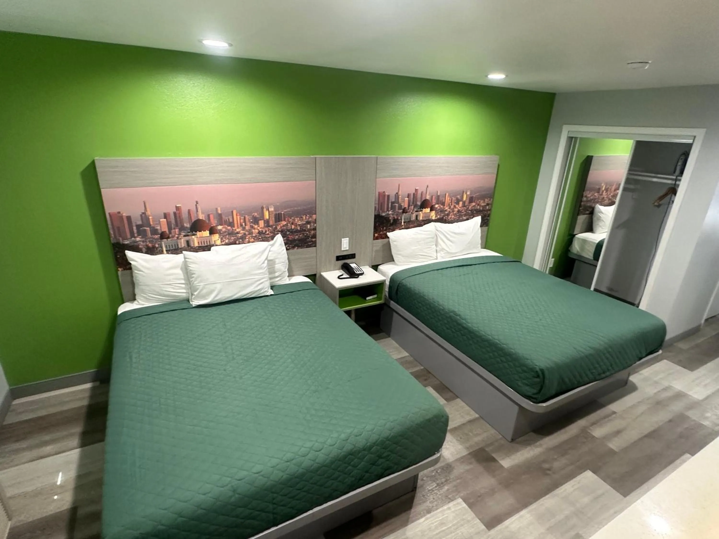 Bed in Garden Inn San Gabriel