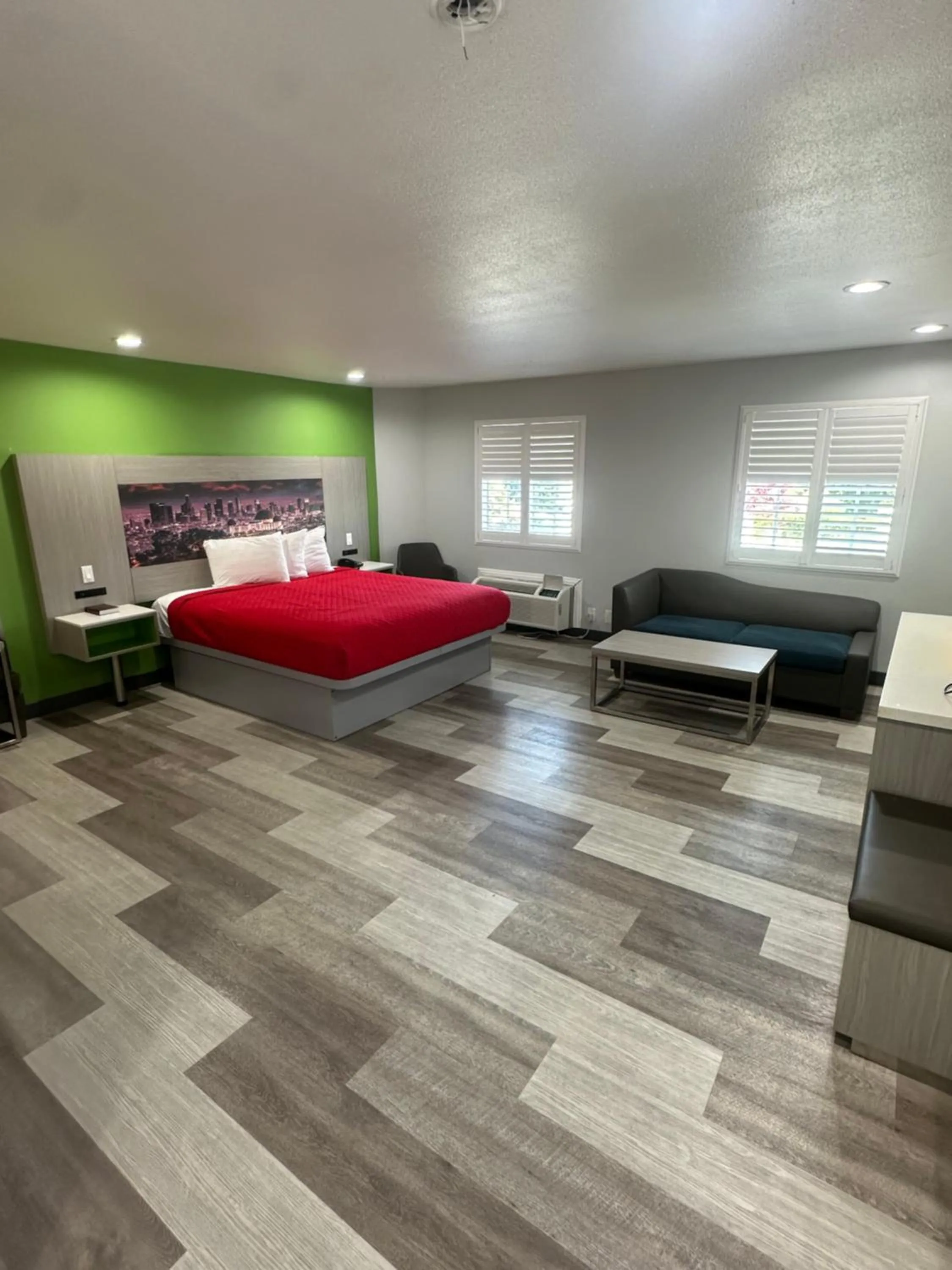 Bed in Garden Inn San Gabriel