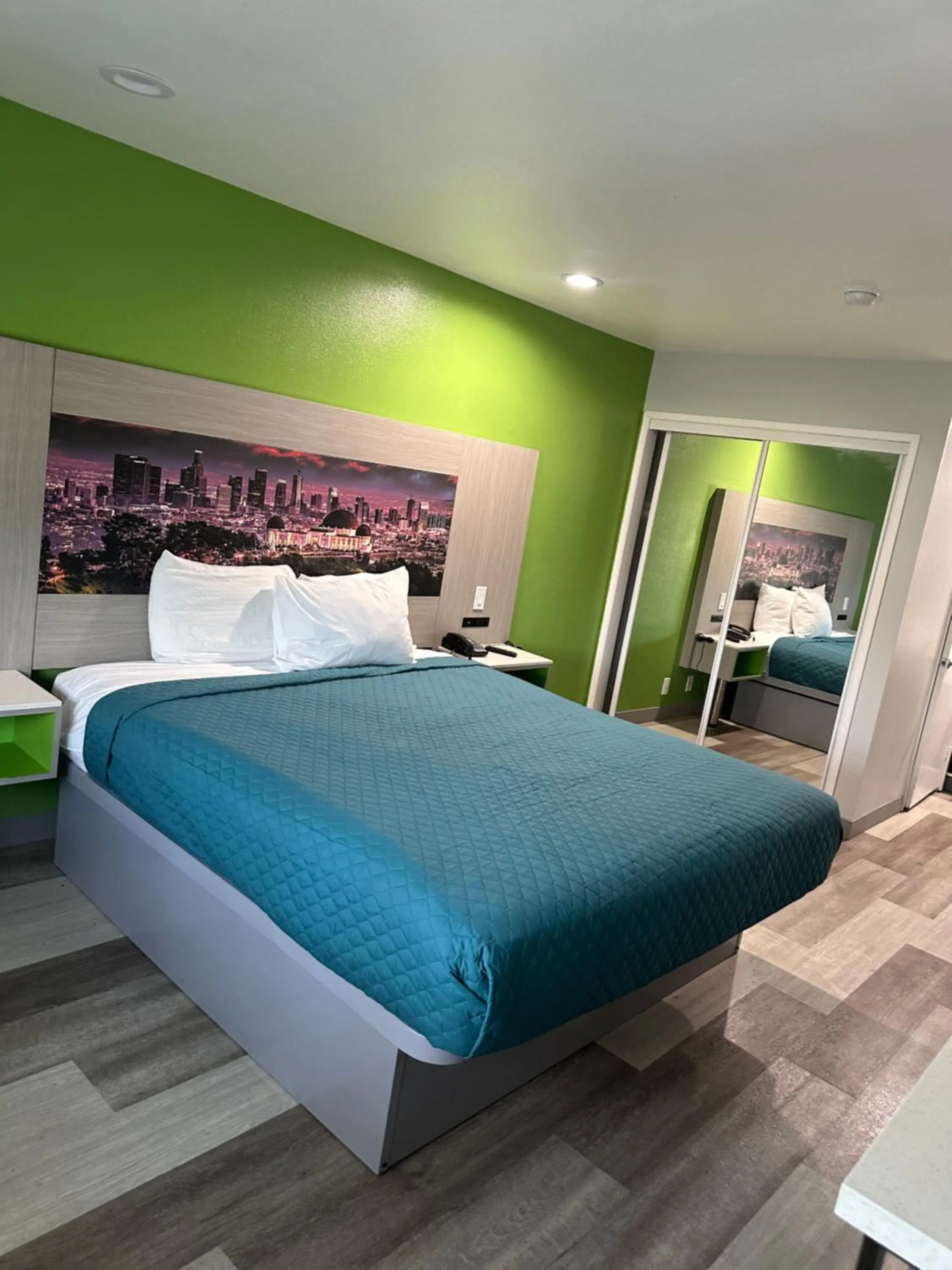 Bed in Garden Inn San Gabriel