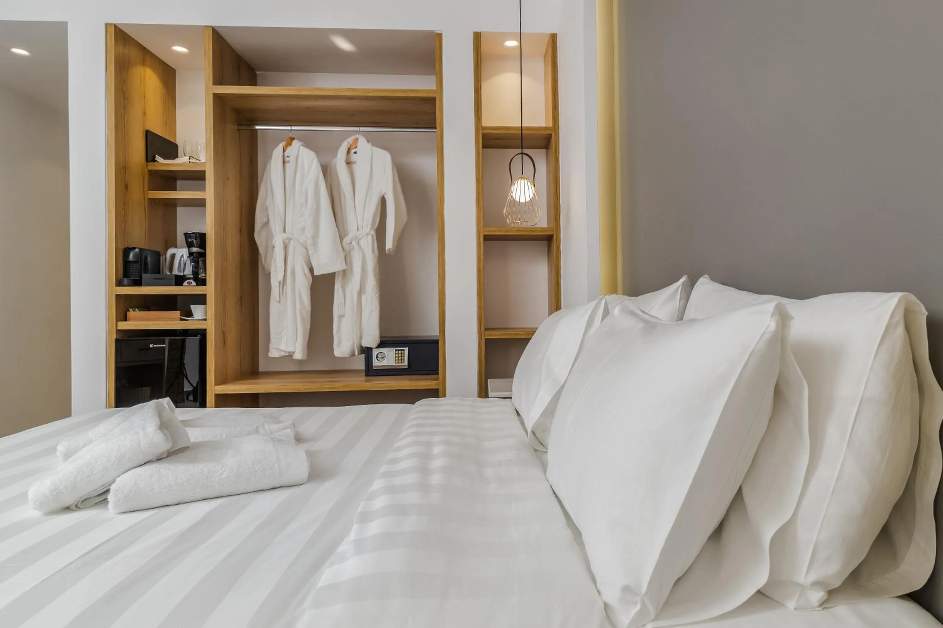 Bedroom, Bed in Symphony Suites Santorini