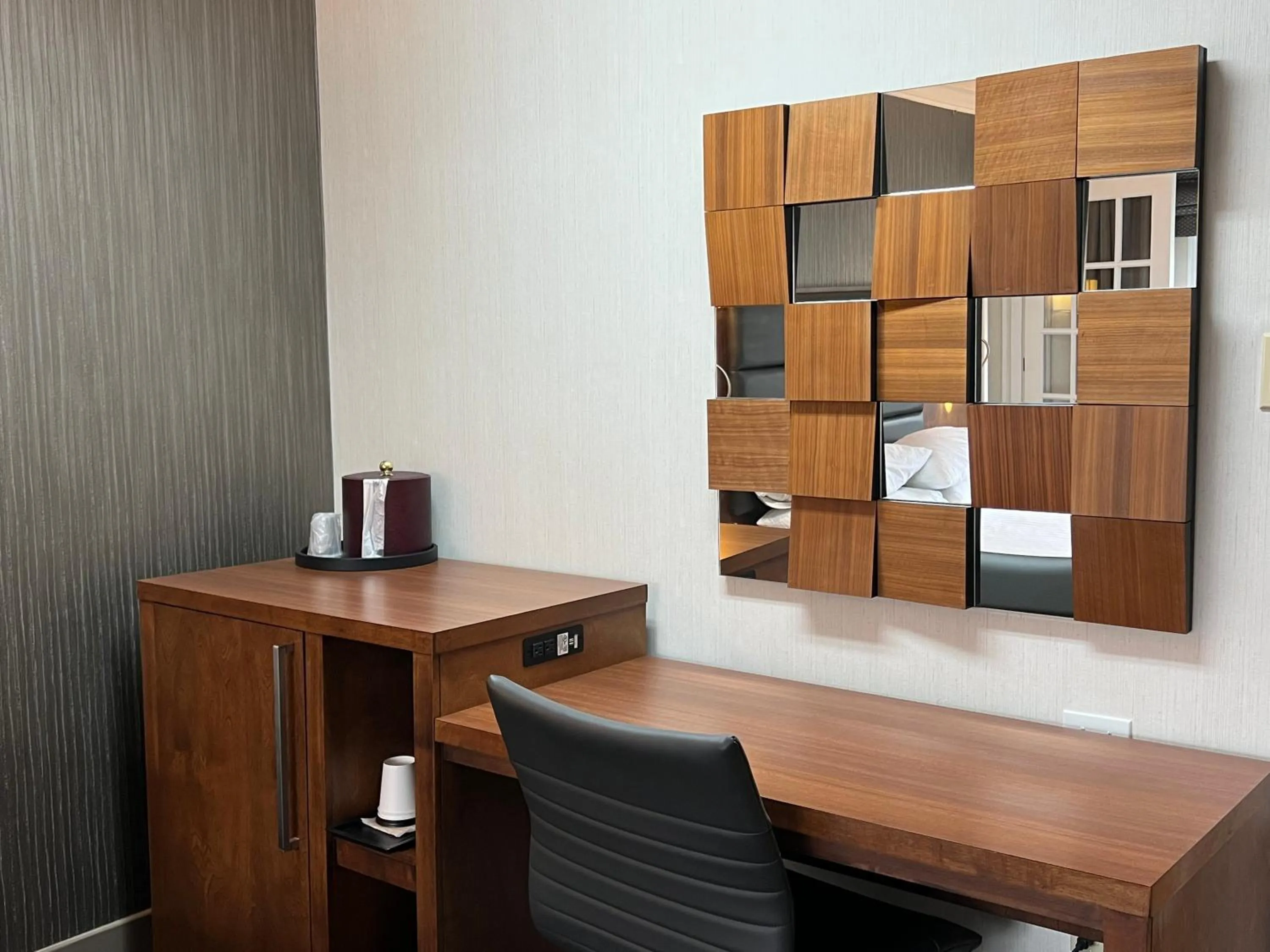 hair dresser in Atlantic Host Hotel, Trademark Collection by Wyndham