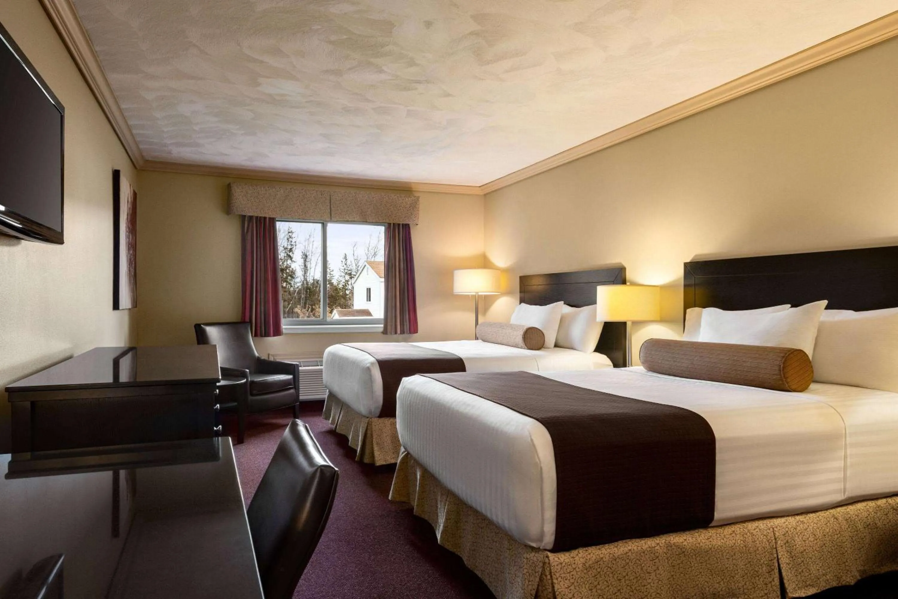 Photo of the whole room, Bed in Atlantic Host Hotel, Trademark Collection by Wyndham