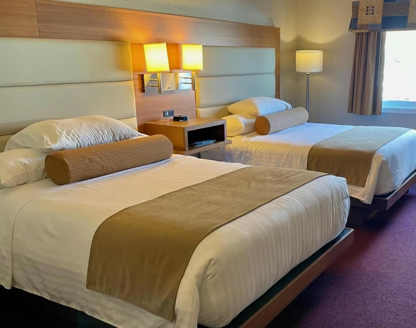 Bedroom, Bed in Atlantic Host Hotel, Trademark Collection by Wyndham