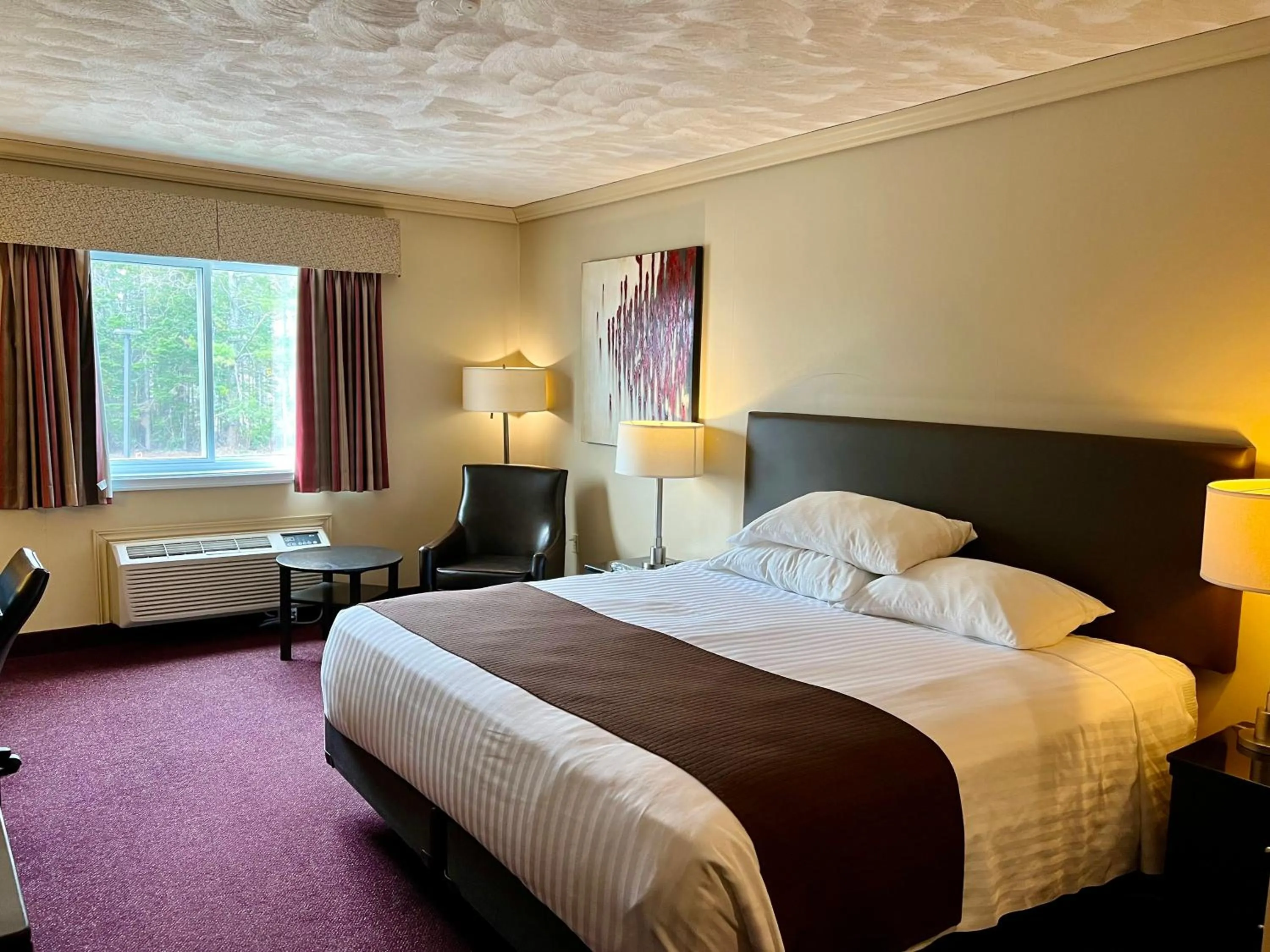 Bedroom, Bed in Atlantic Host Hotel, Trademark Collection by Wyndham