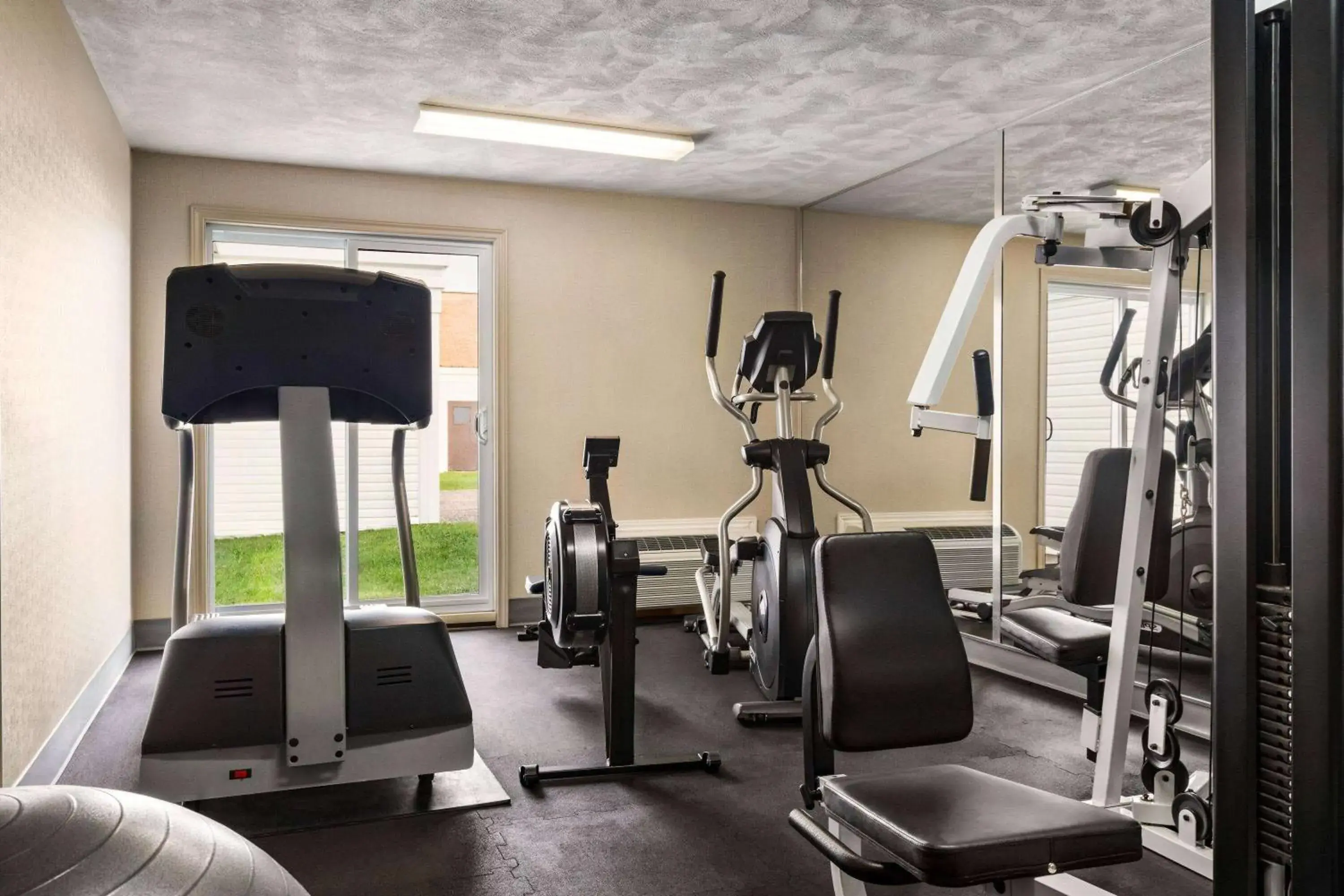 Fitness centre/facilities in Atlantic Host Hotel, Trademark Collection by Wyndham Fitness centre/facilities in Atlantic Host Hotel, Trademark Collection by Wyndham