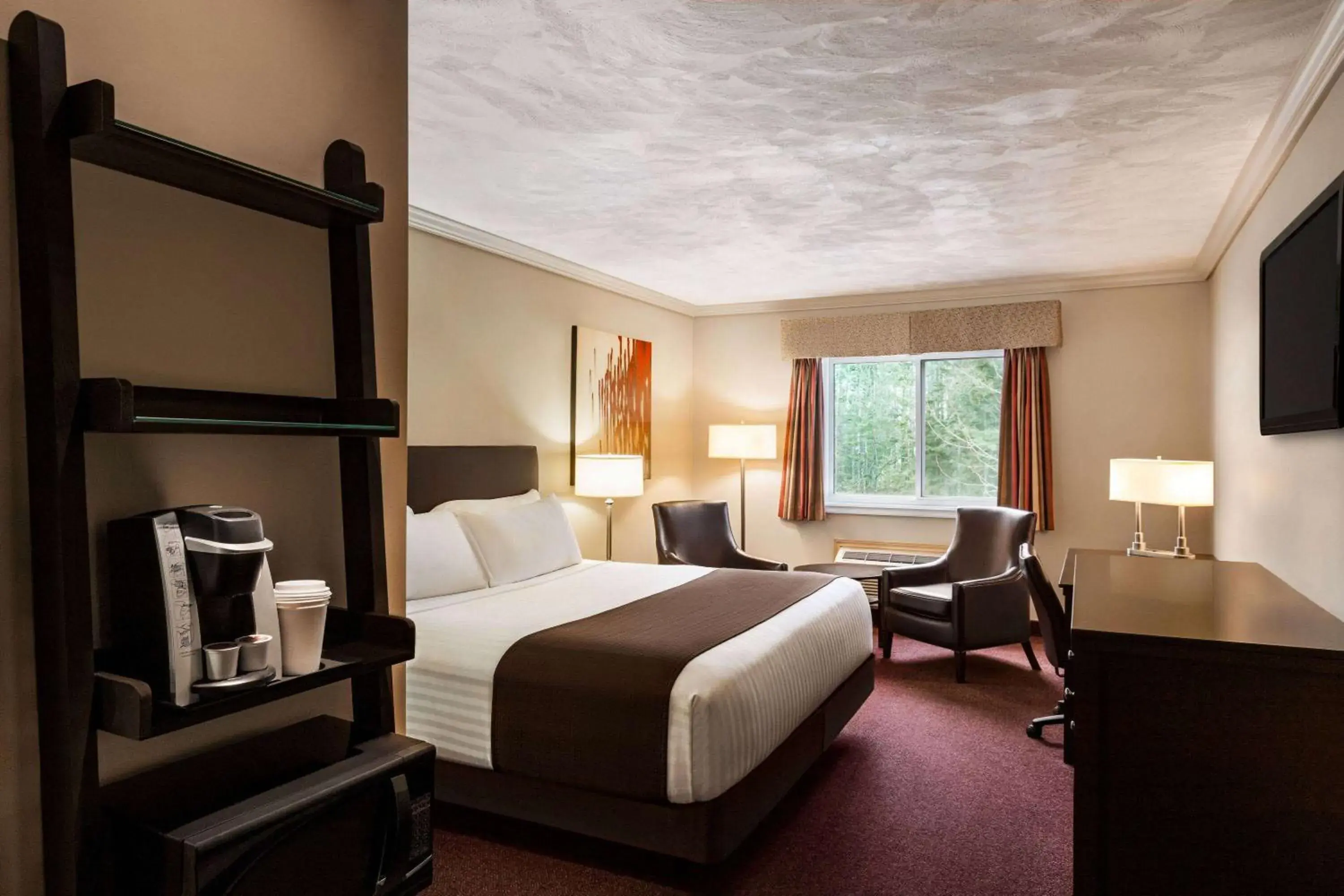 Photo of the whole room, Bed in Atlantic Host Hotel, Trademark Collection by Wyndham Photo of the whole room, Bed in Atlantic Host Hotel, Trademark Collection by Wyndham