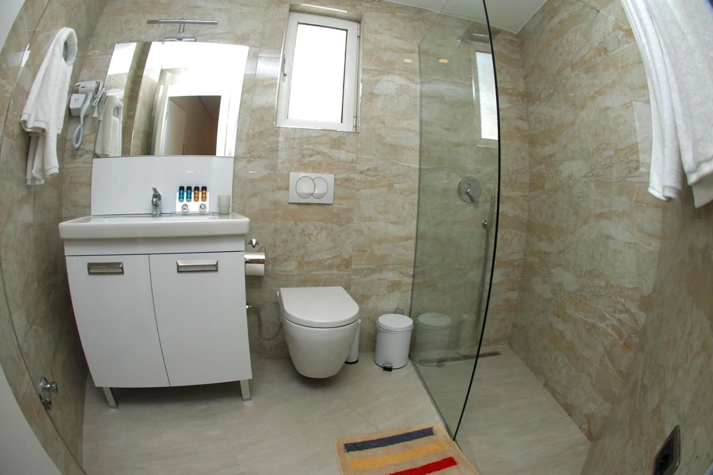 Bathroom in Hotel Ramo Saranda