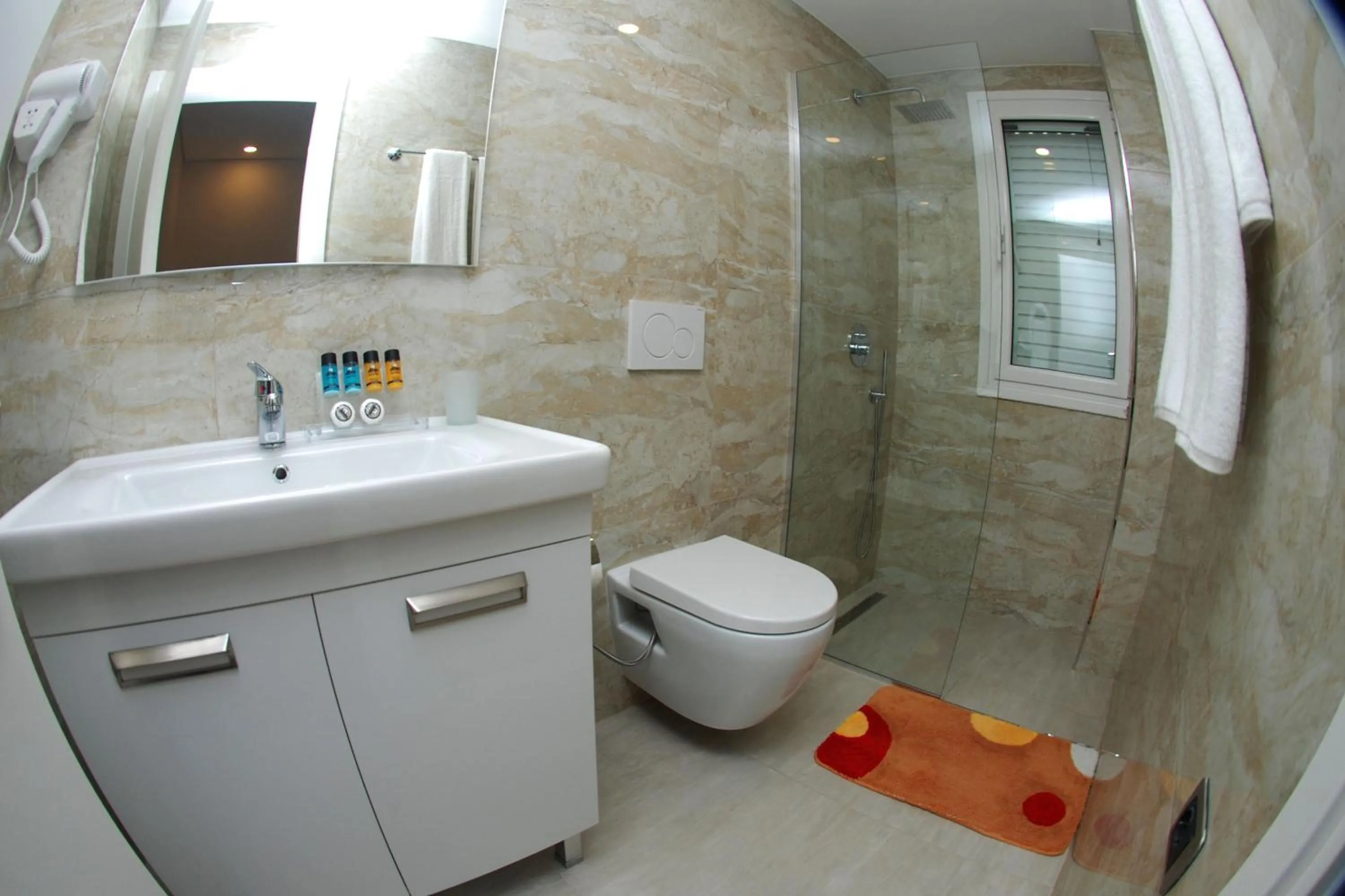 Bathroom in Hotel Ramo Saranda