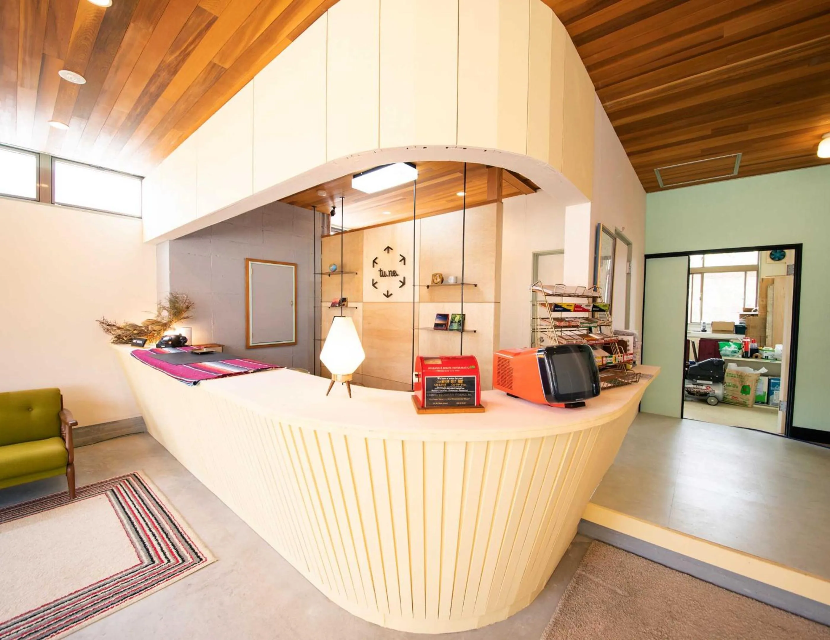 Lobby or reception in tune Hostel（ツネホステル館山）