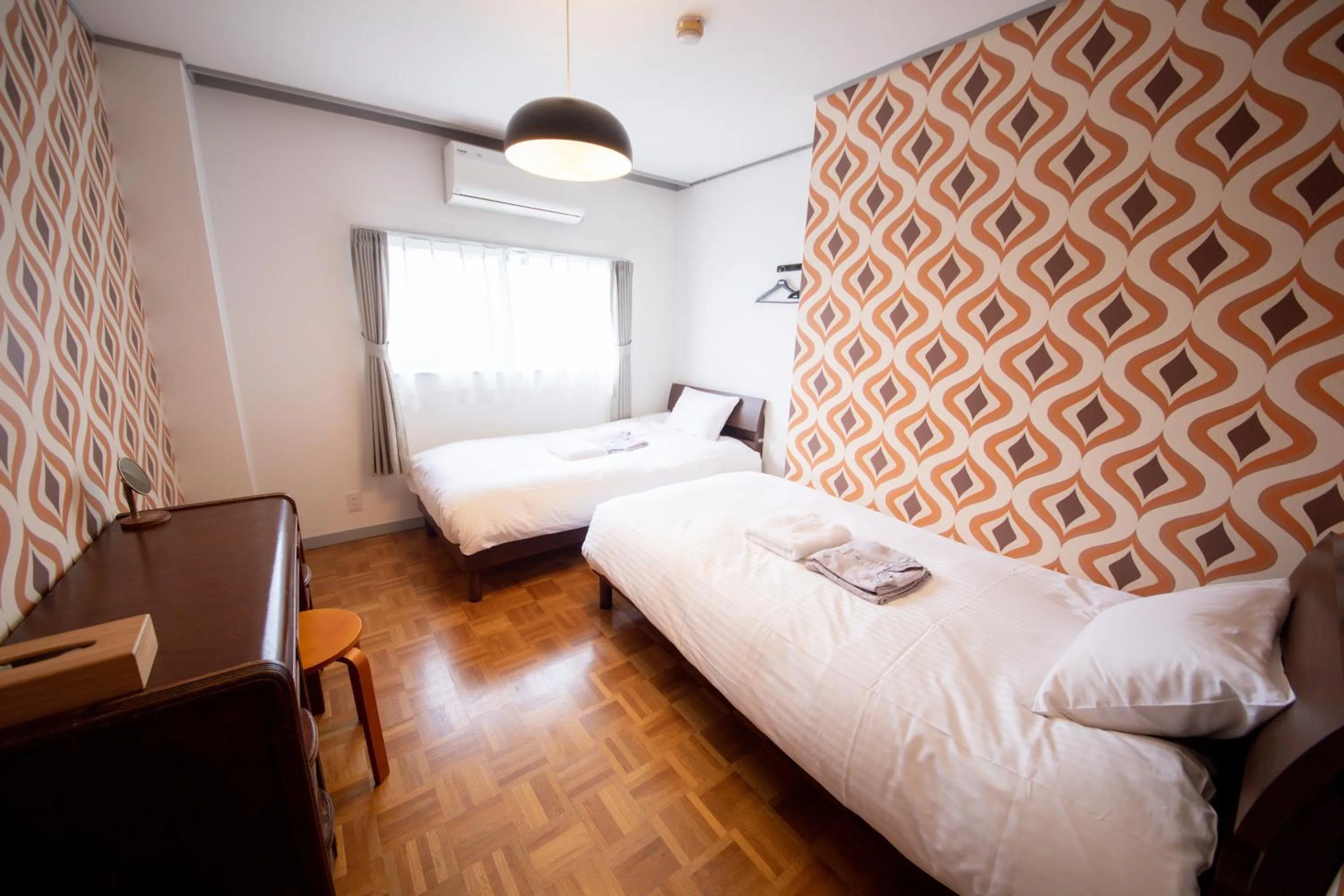 Bedroom, Bed in tune Hostel（ツネホステル館山）