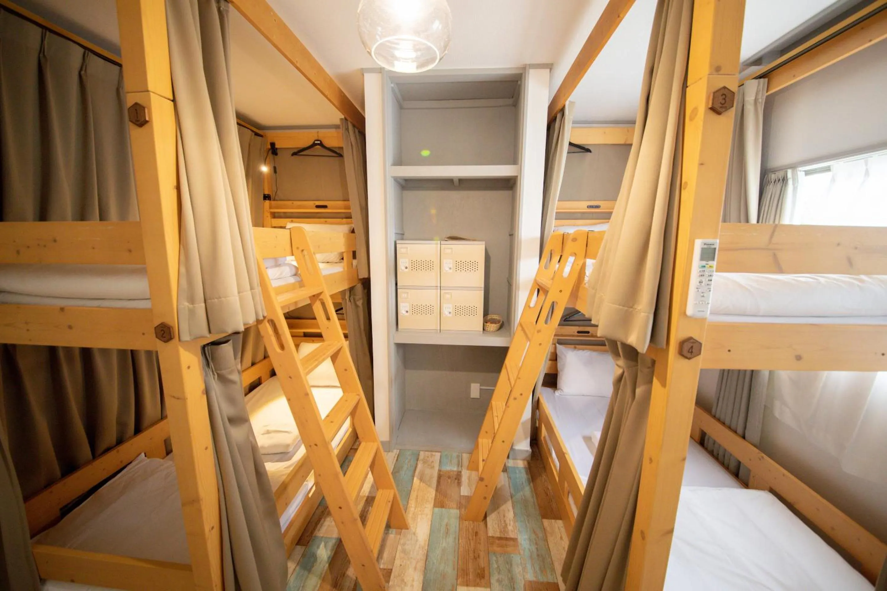 Bed in tune Hostel（ツネホステル館山）