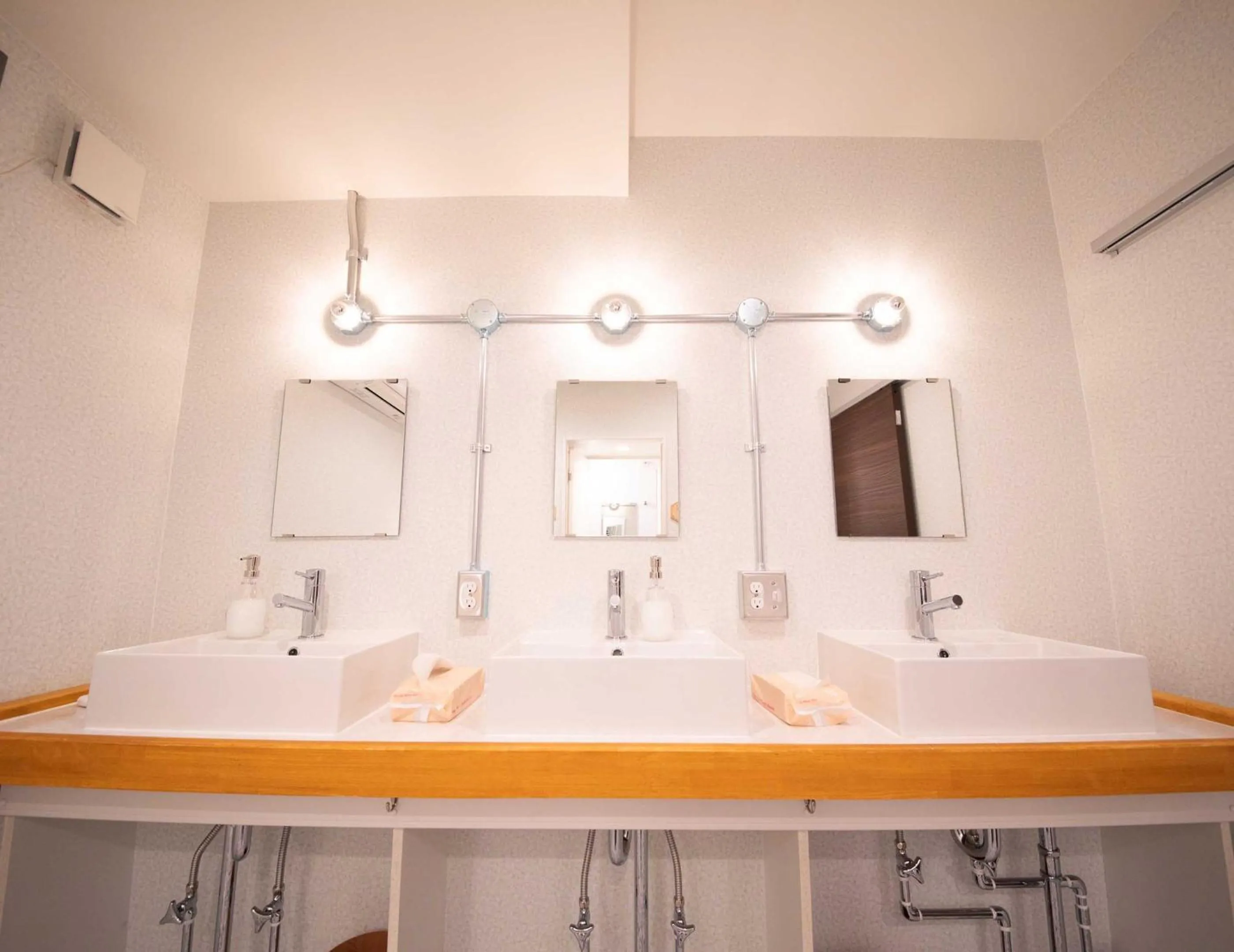 Bathroom in tune Hostel（ツネホステル館山）