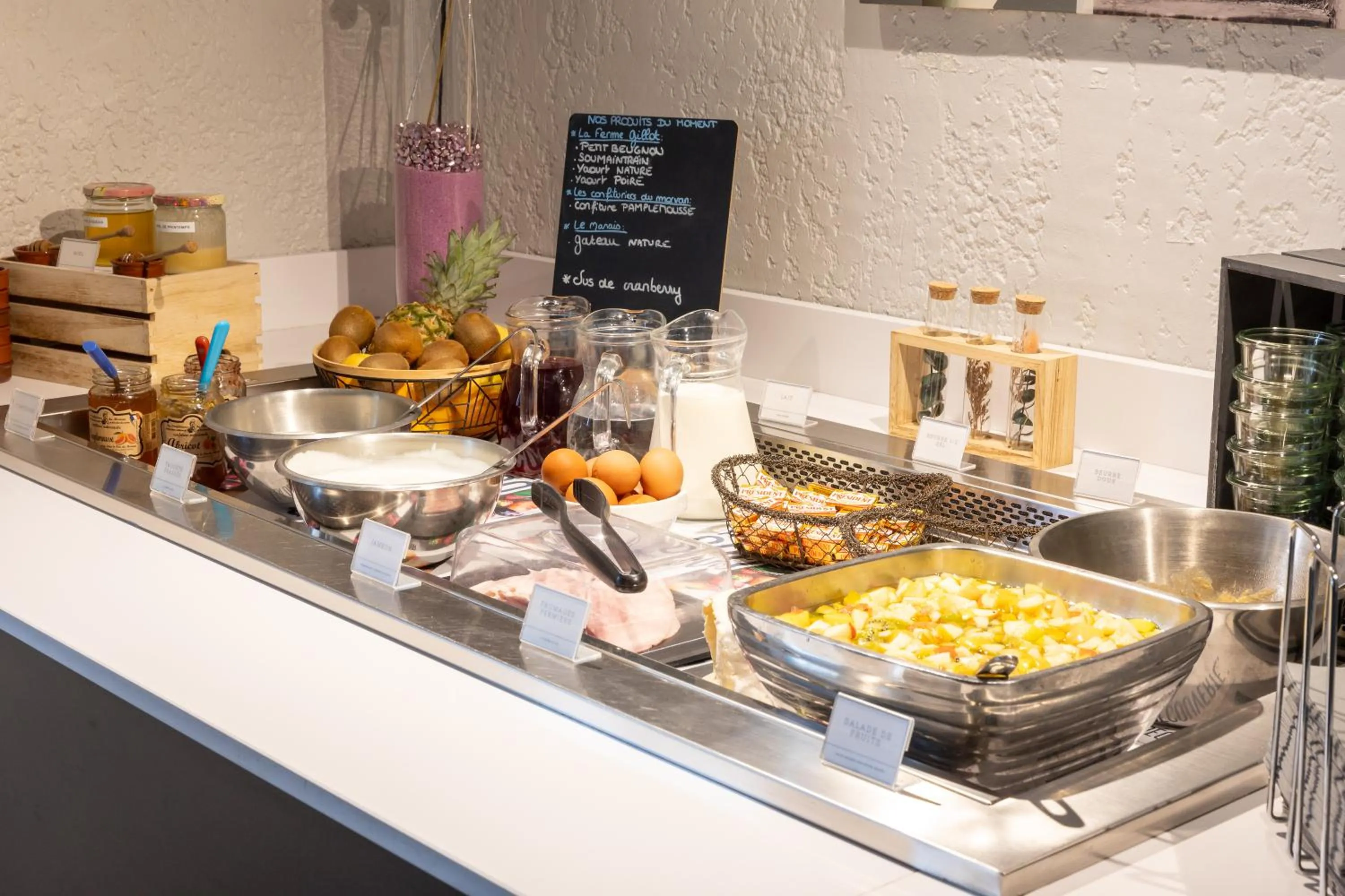 Food and drinks in Kyriad Direct Auxerre - Appoigny