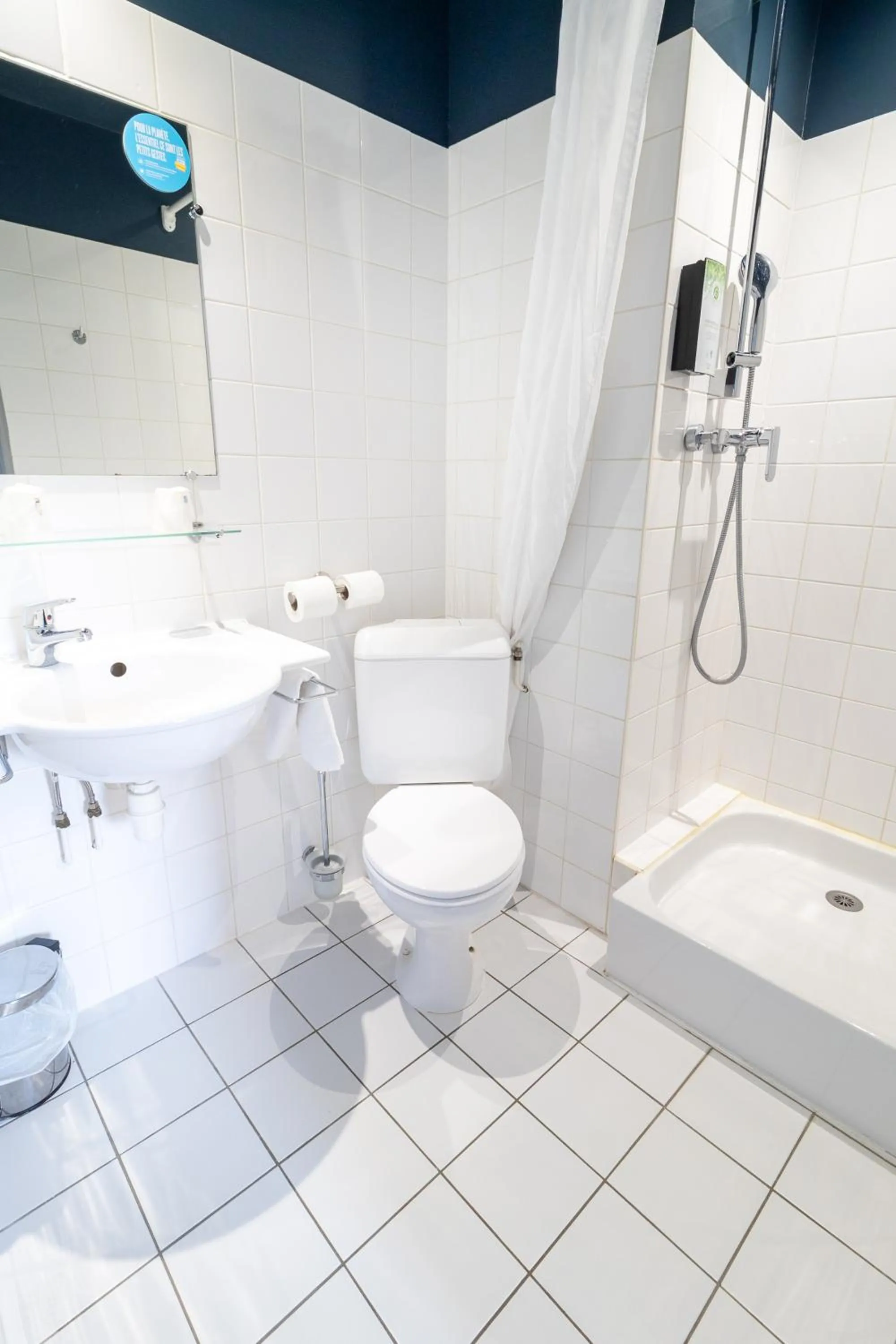 Shower in Kyriad Direct Auxerre - Appoigny