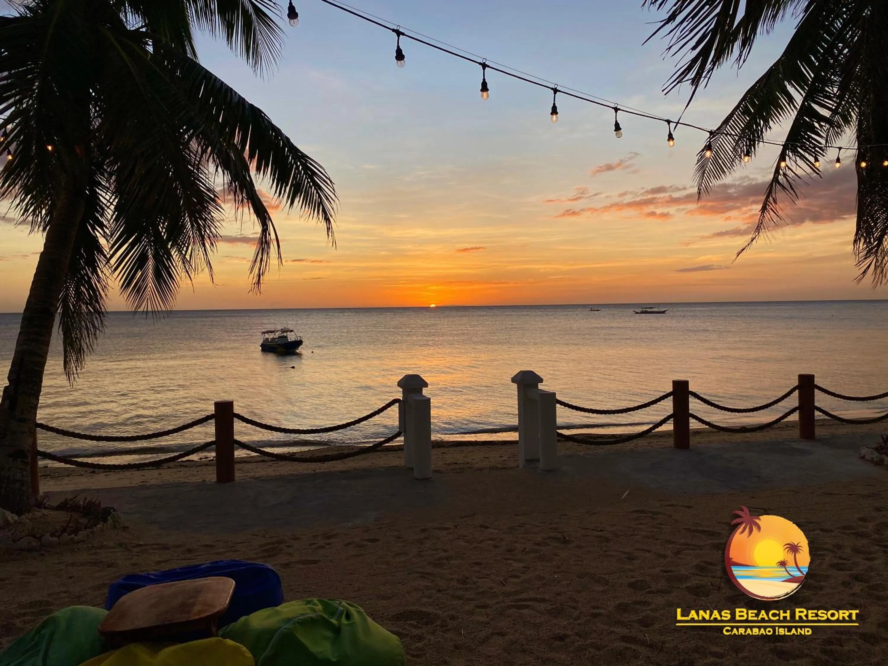 Beach in Lanas Beach Resort Carabao Island