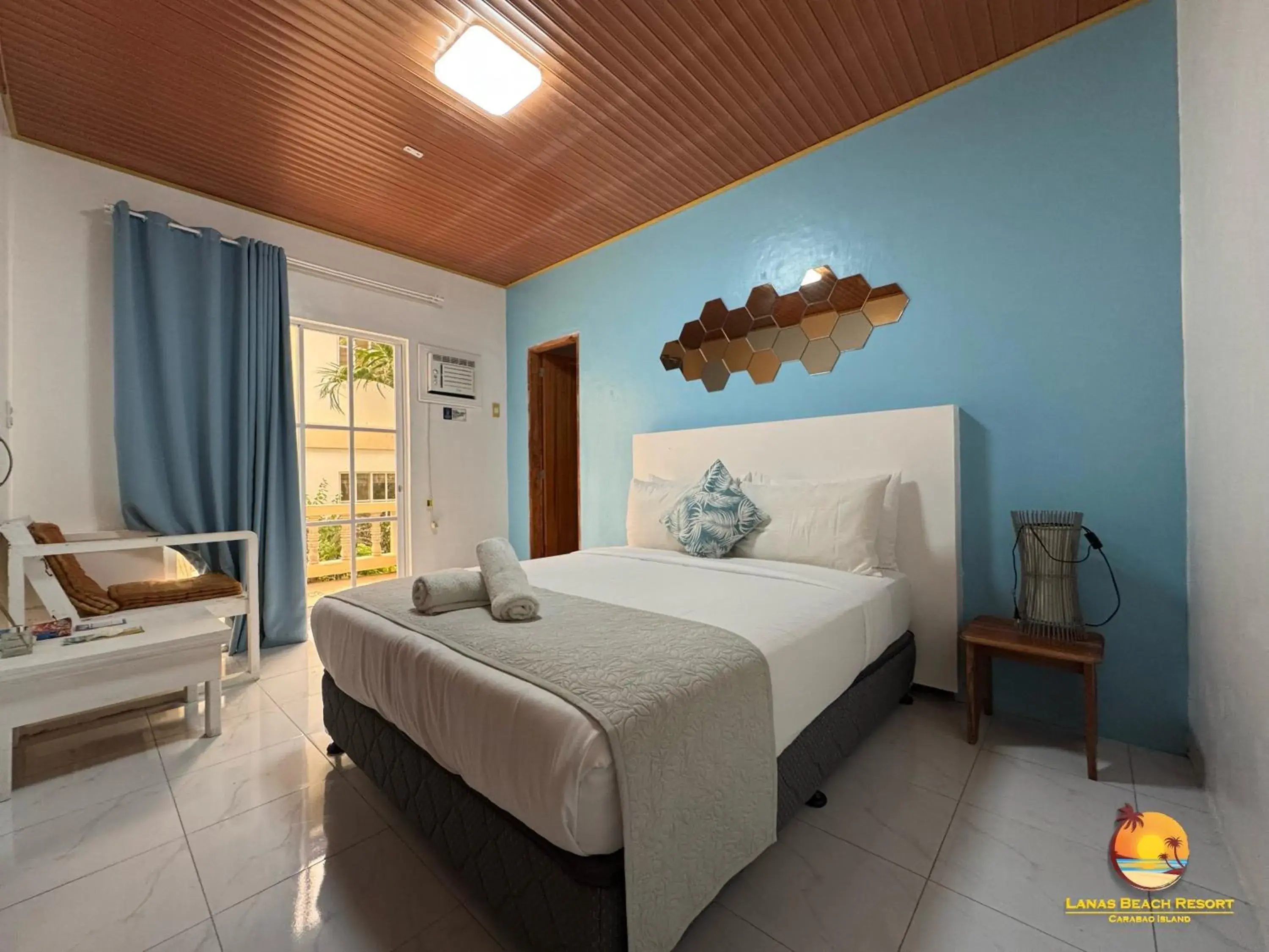 Double Room with Garden View in Lanas Beach Resort Carabao Island Double Room with Garden View in Lanas Beach Resort Carabao Island