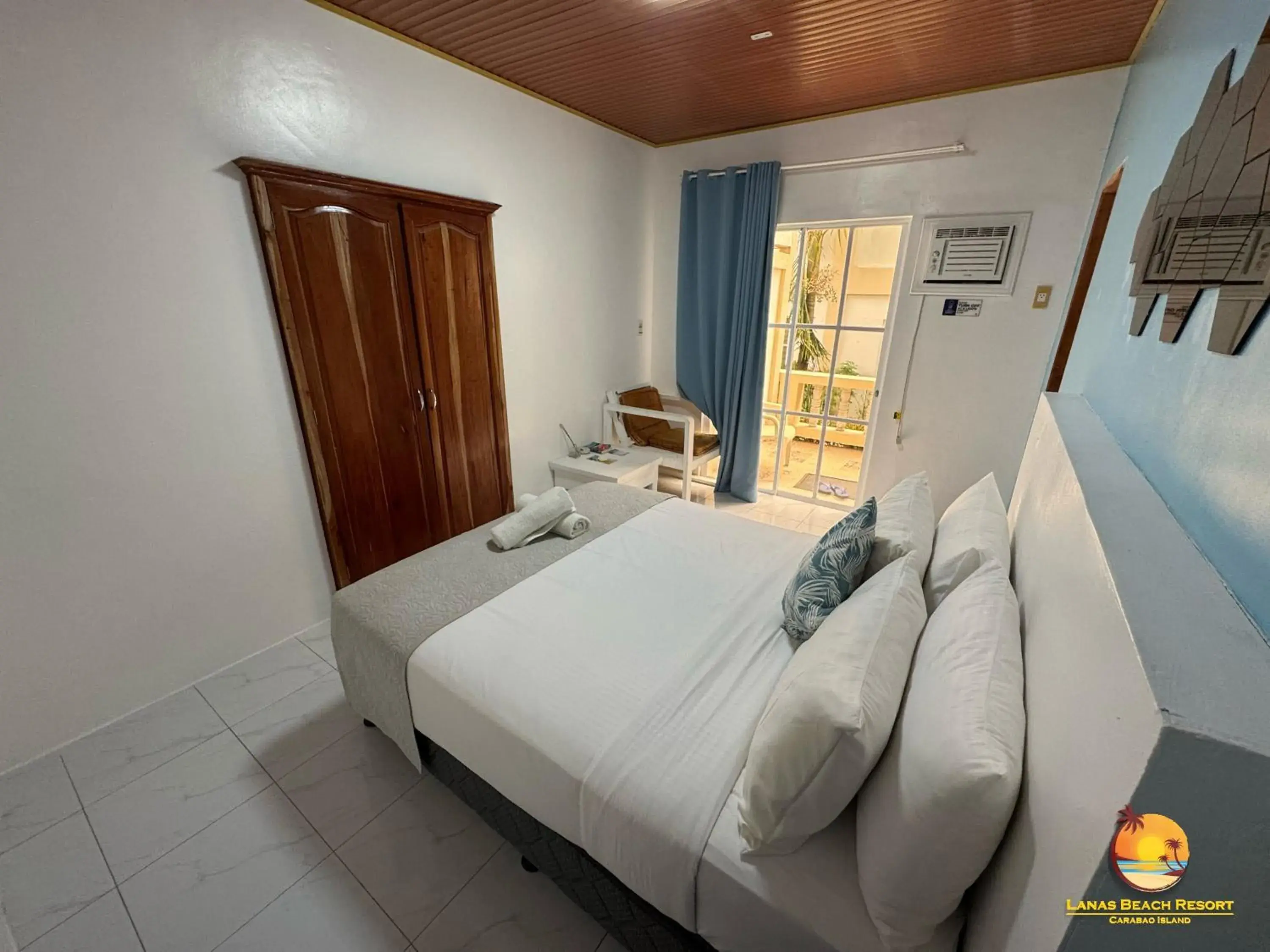 Double Room with Garden View in Lanas Beach Resort Carabao Island Double Room with Garden View in Lanas Beach Resort Carabao Island
