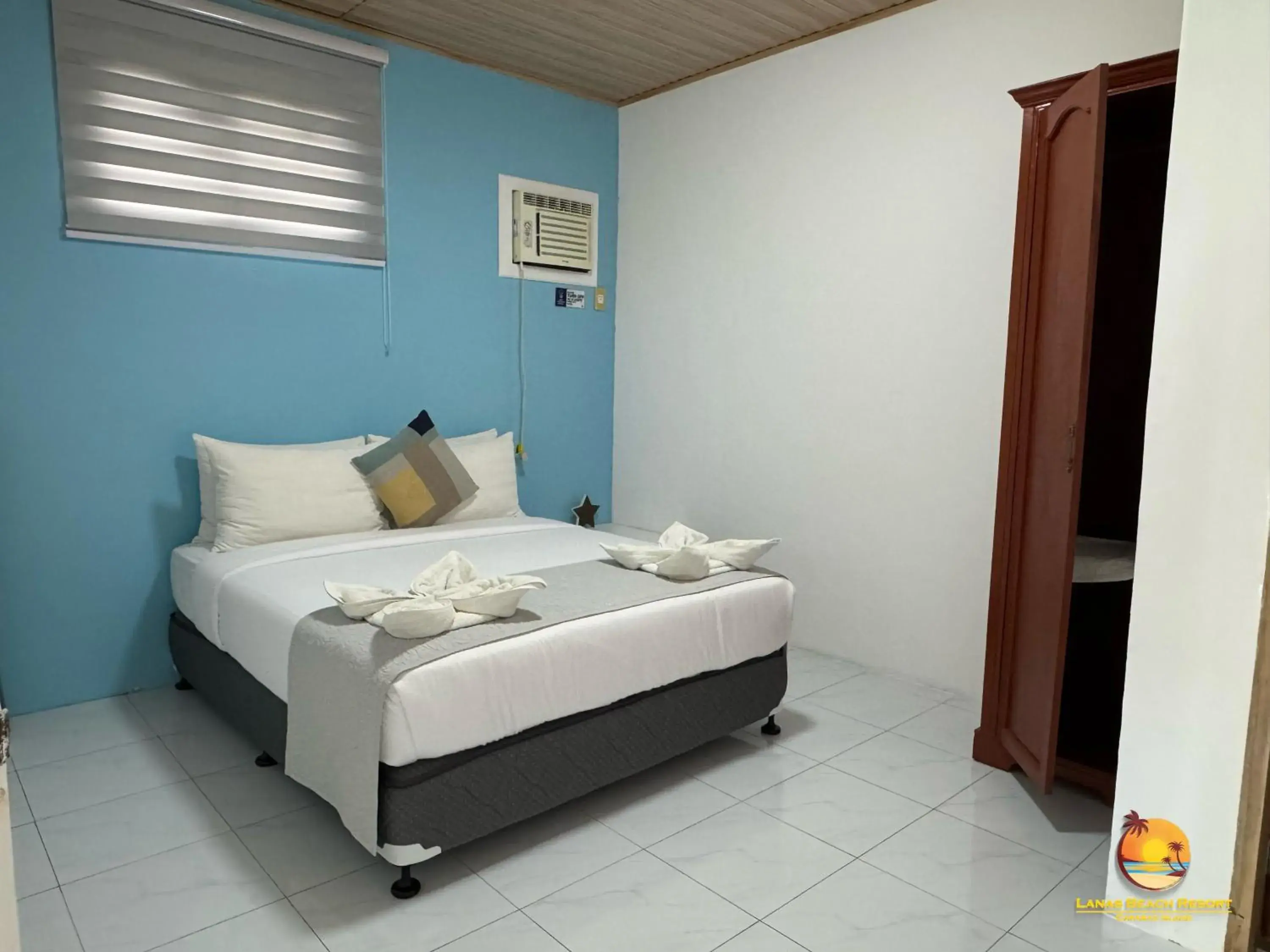 Family Room with Garden View in Lanas Beach Resort Carabao Island Family Room with Garden View in Lanas Beach Resort Carabao Island