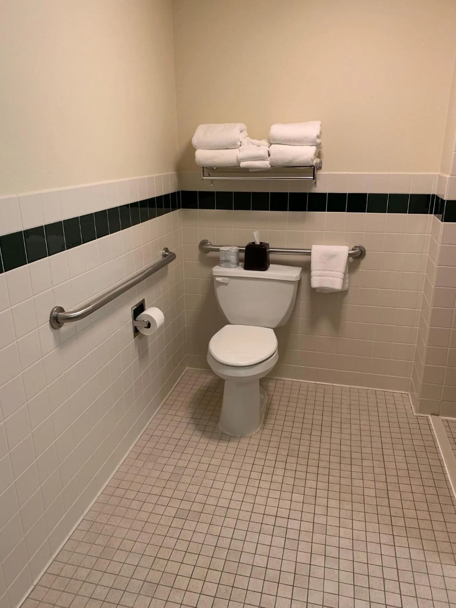 AmericInn by Wyndham Hampton