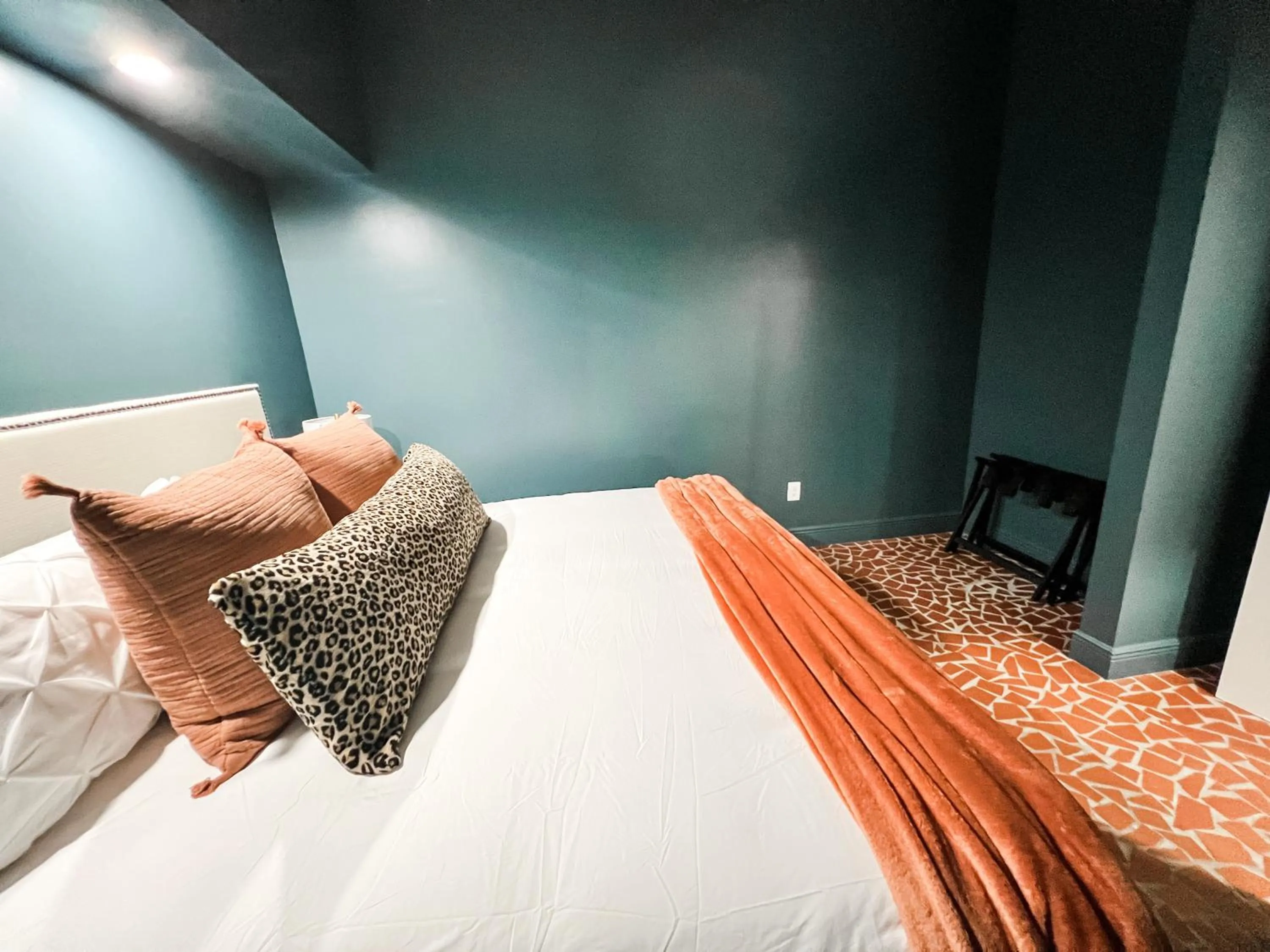 Bedroom, Bed in Bon Maison Guest House