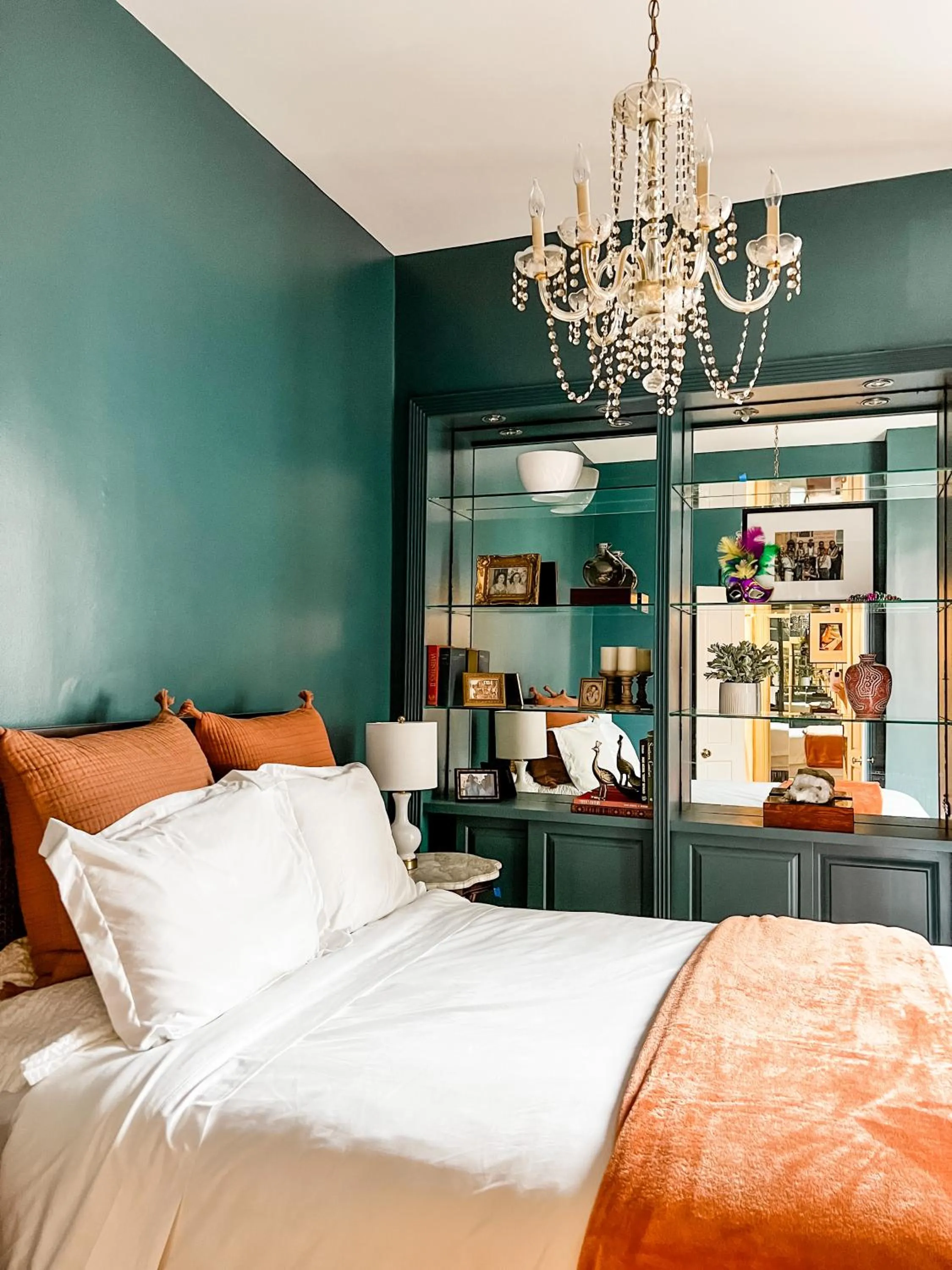 Two-Bedroom Apartment with Balcony in Bon Maison Guest House
