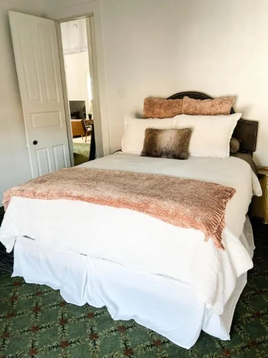 Bed in Bon Maison Guest House