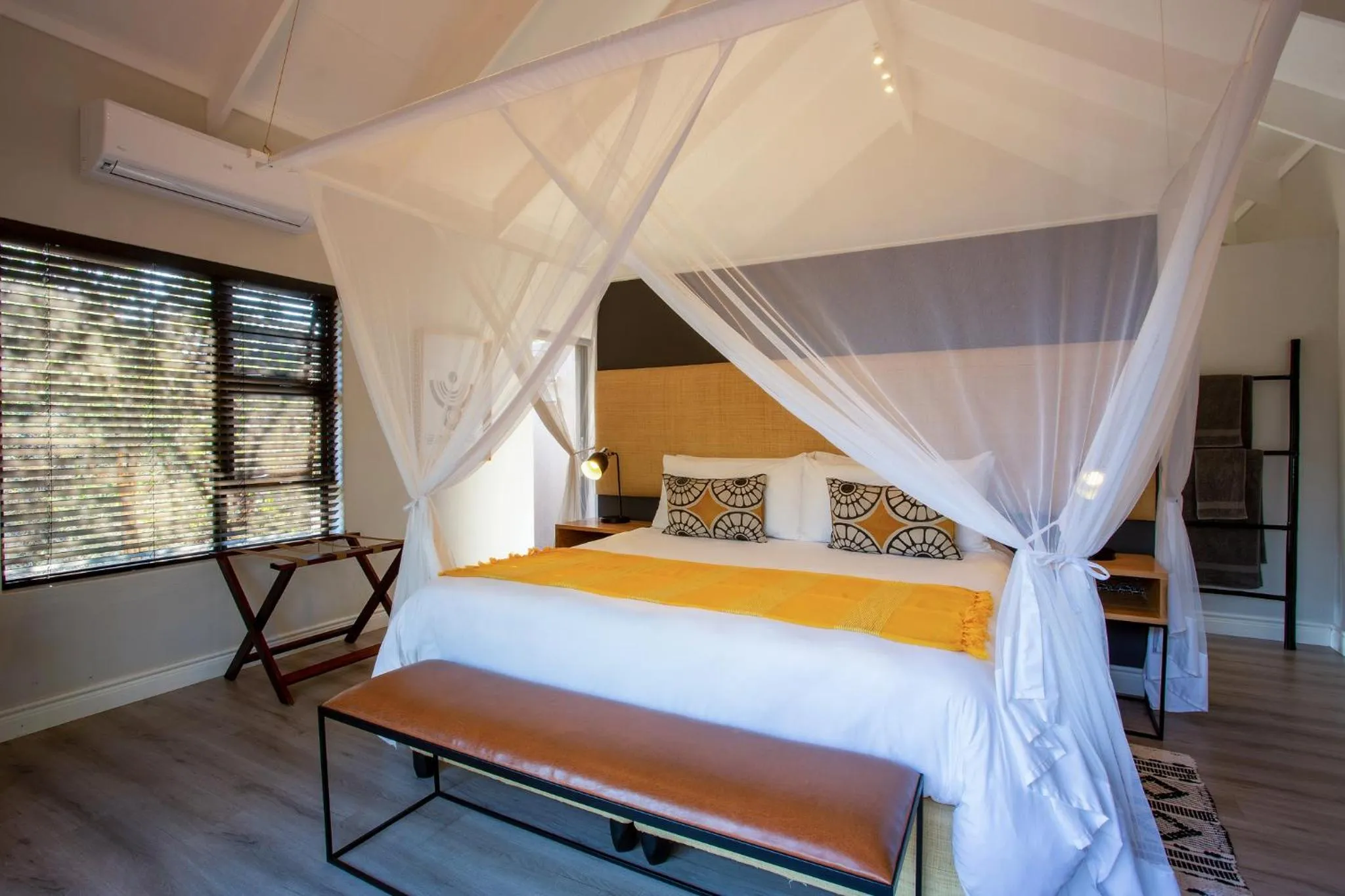 Bed in Moya Safari Villa