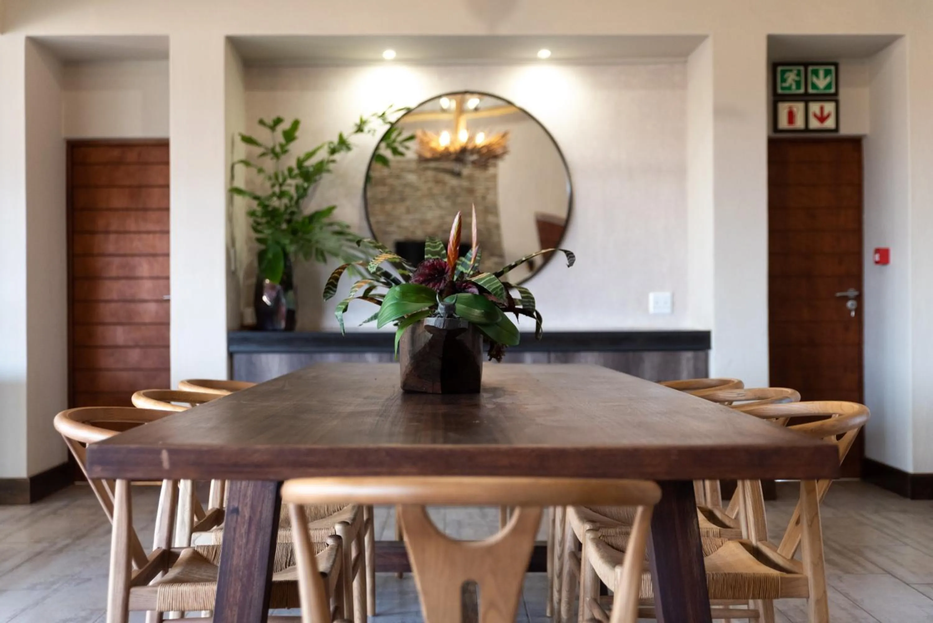 Restaurant/places to eat in Moya Safari Villa