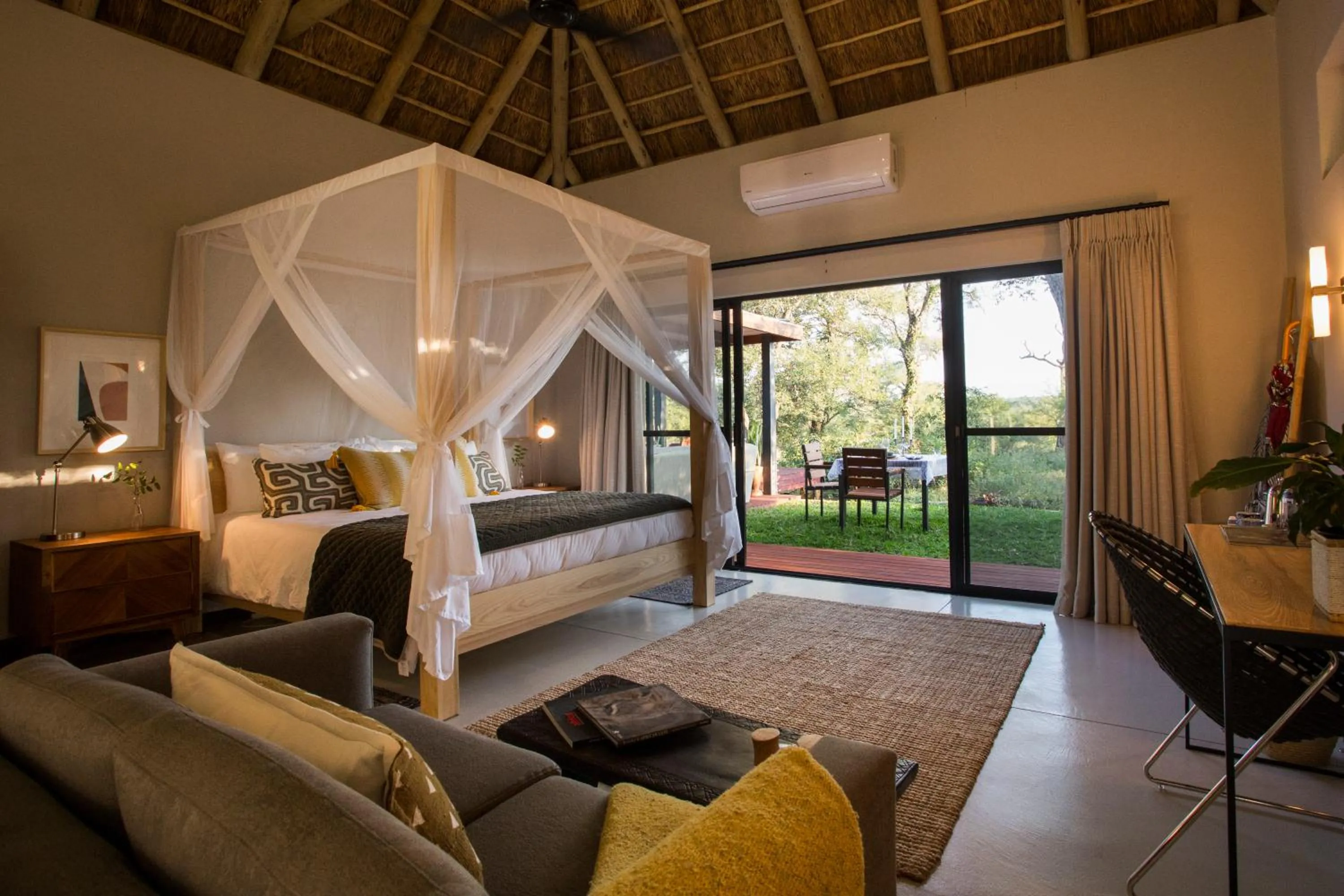 Photo of the whole room, Bed in Moya Safari Villa