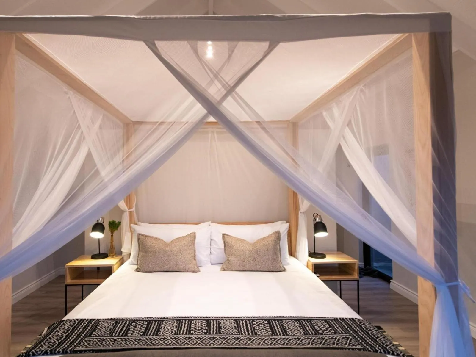 Bed in Moya Safari Villa