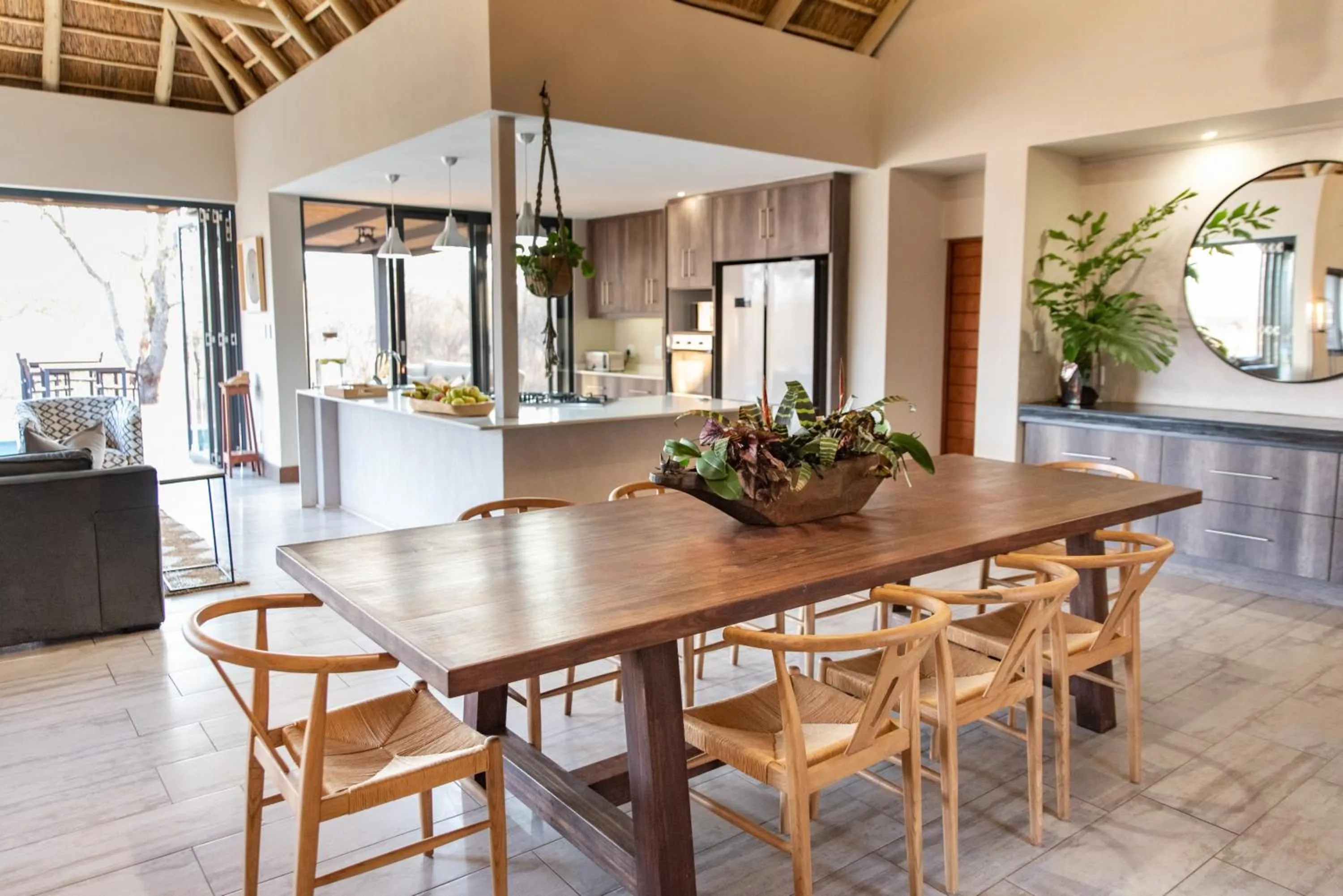 Restaurant/places to eat in Moya Safari Villa