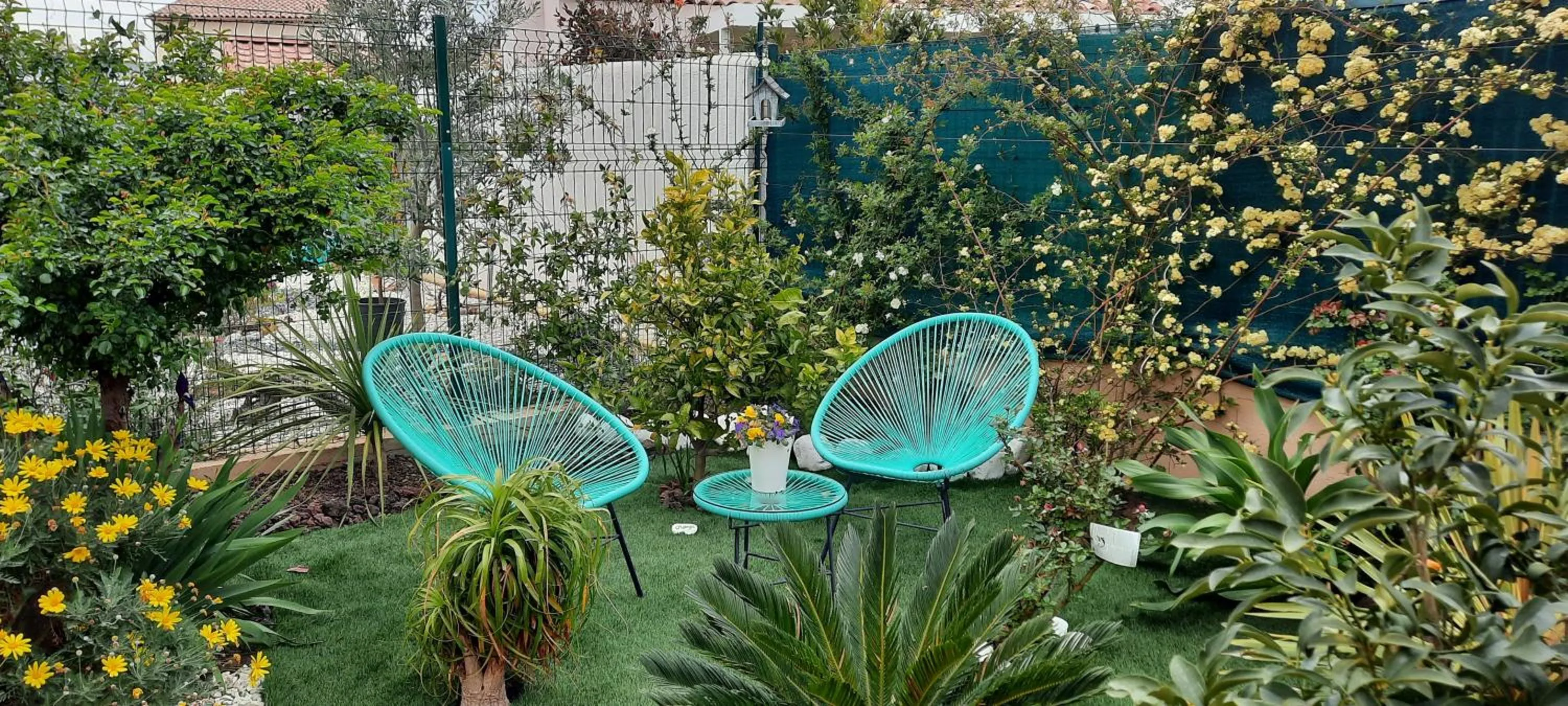 Garden view in Chambre d'hôtes dans Villa Diane